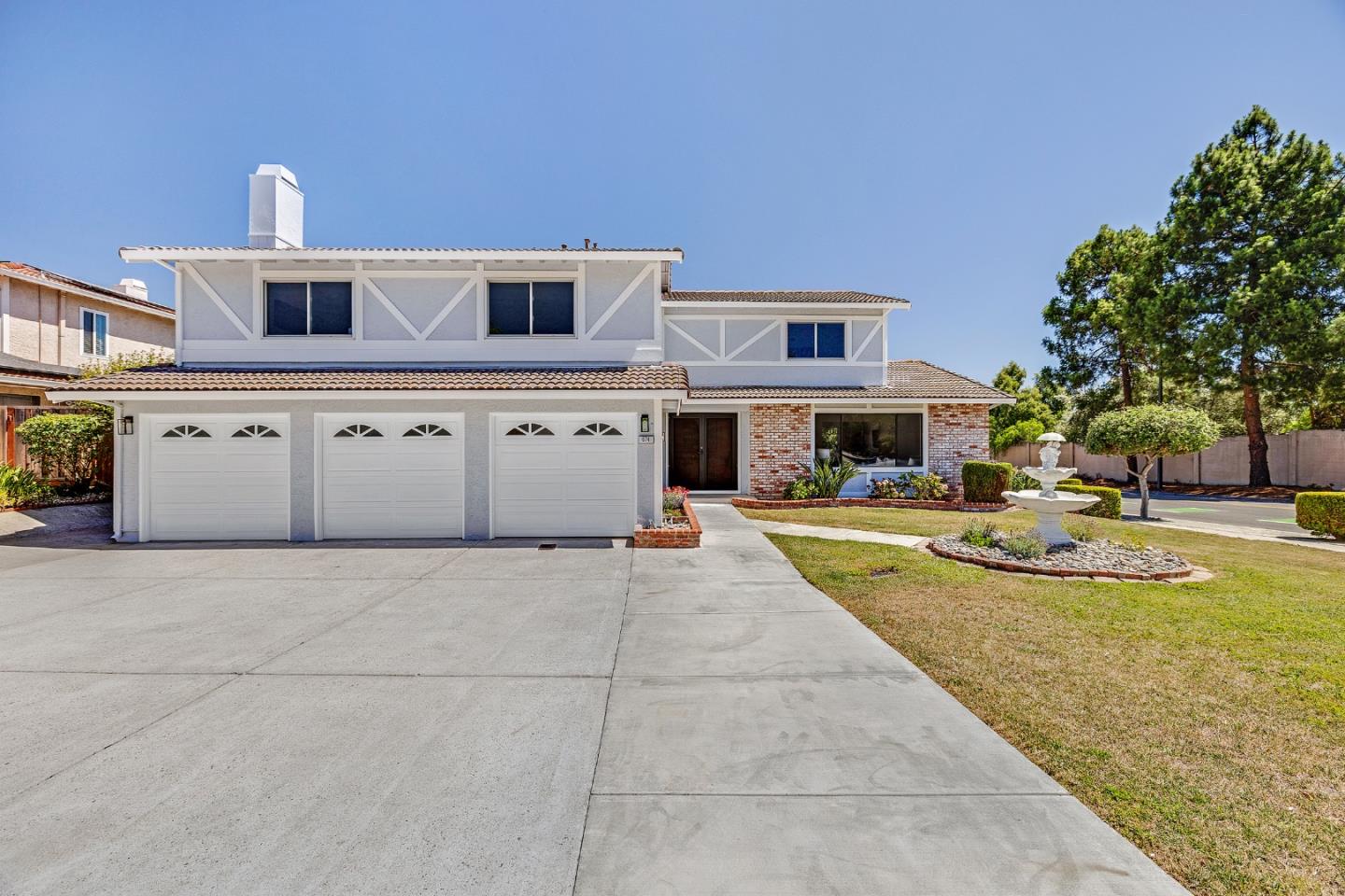 674 Canterbury PL