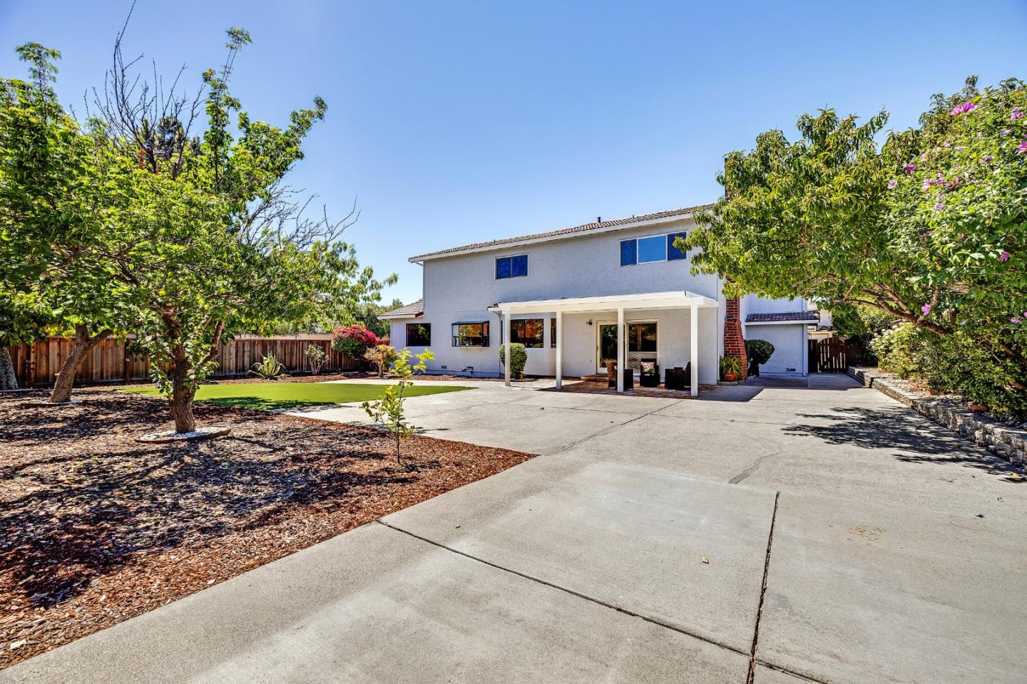 674 Canterbury PL