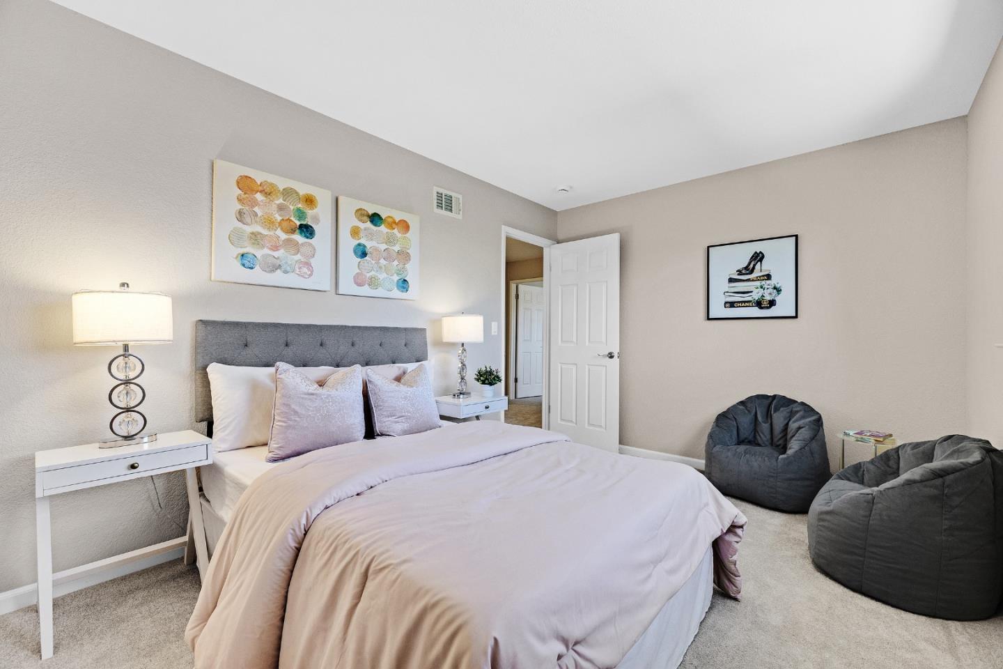 674 Canterbury PL