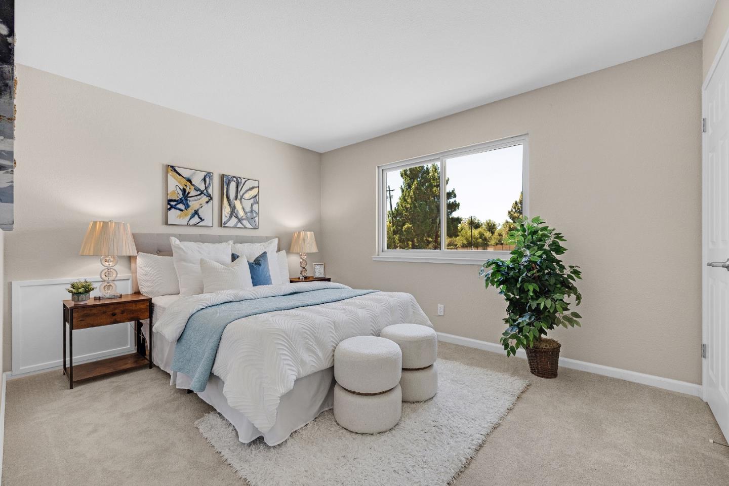 674 Canterbury PL