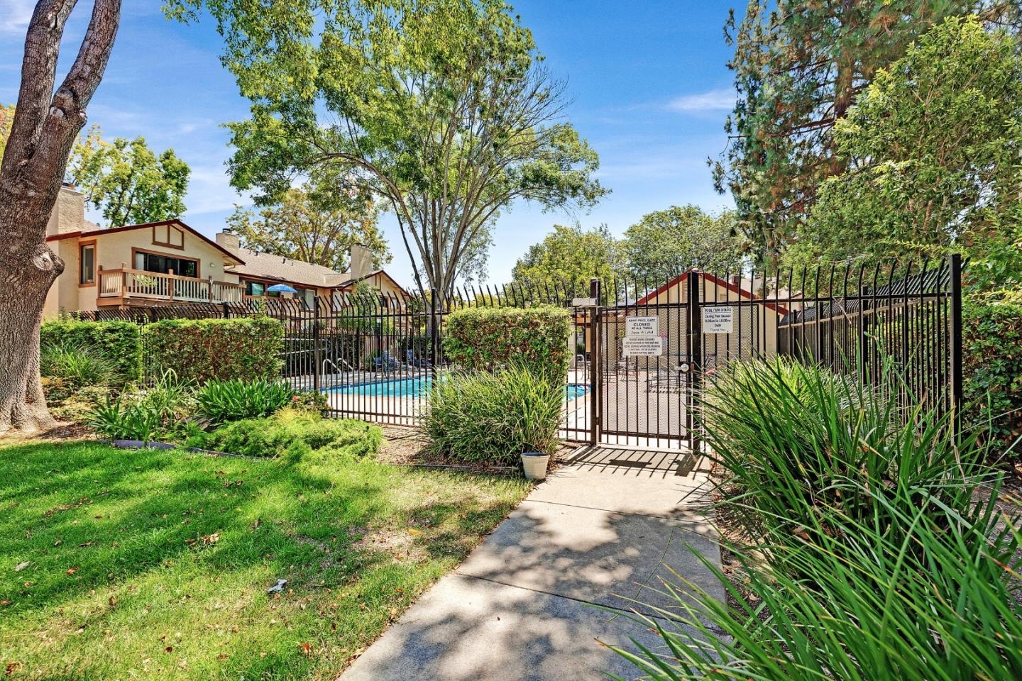 38738 Huntington CIR