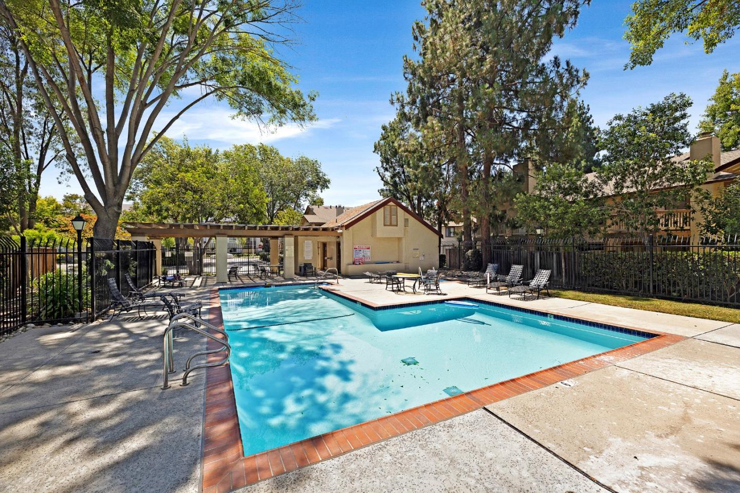 38738 Huntington CIR