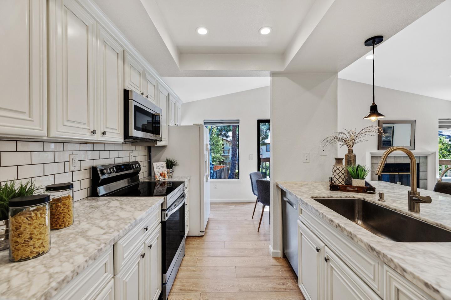 38738 Huntington CIR