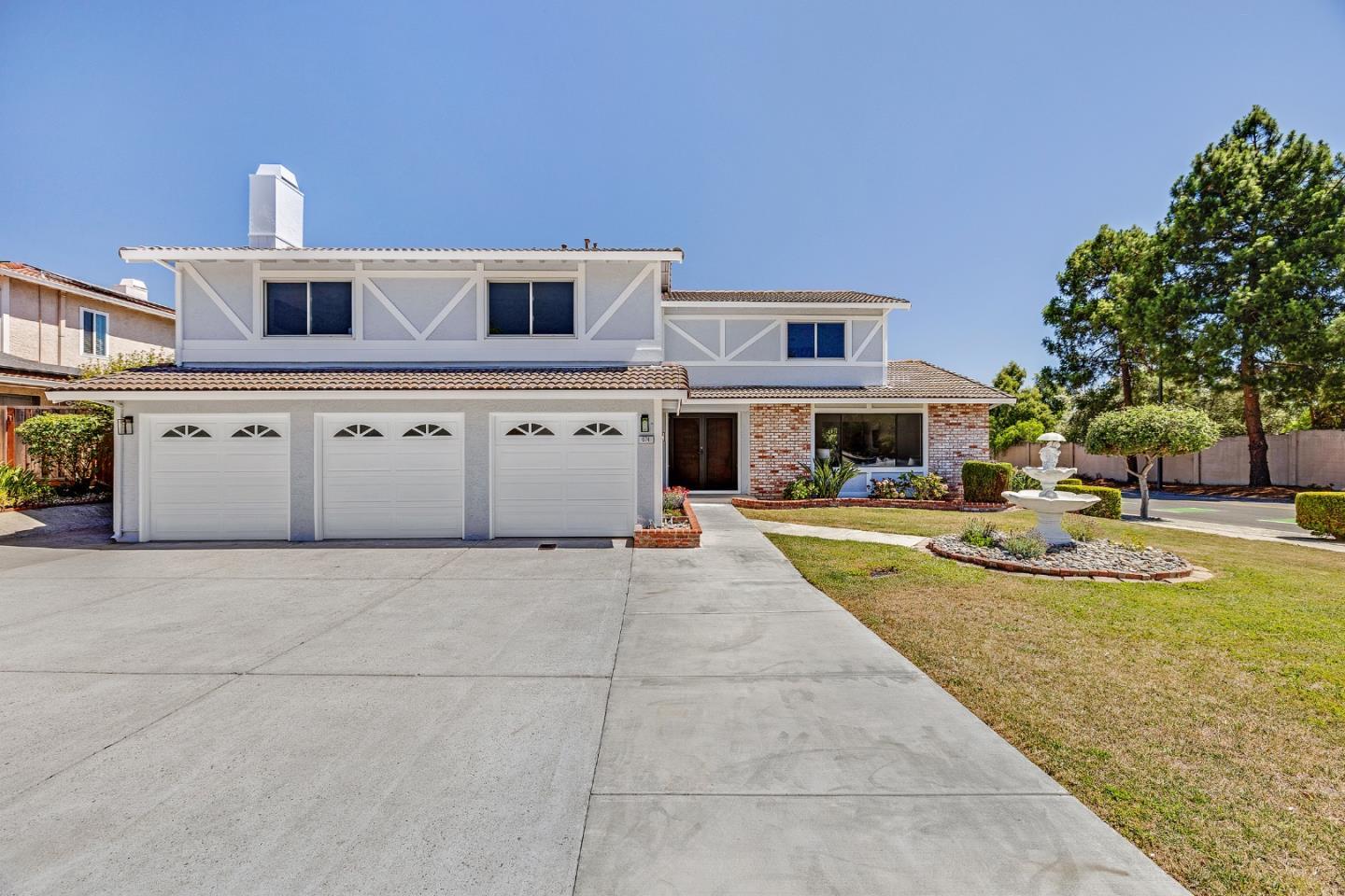 674 Canterbury PL