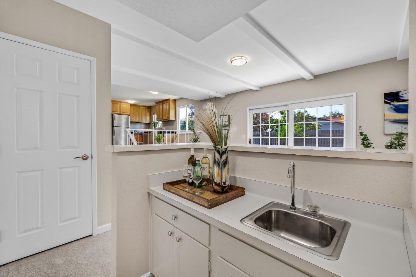 163 Rodrigues AVE