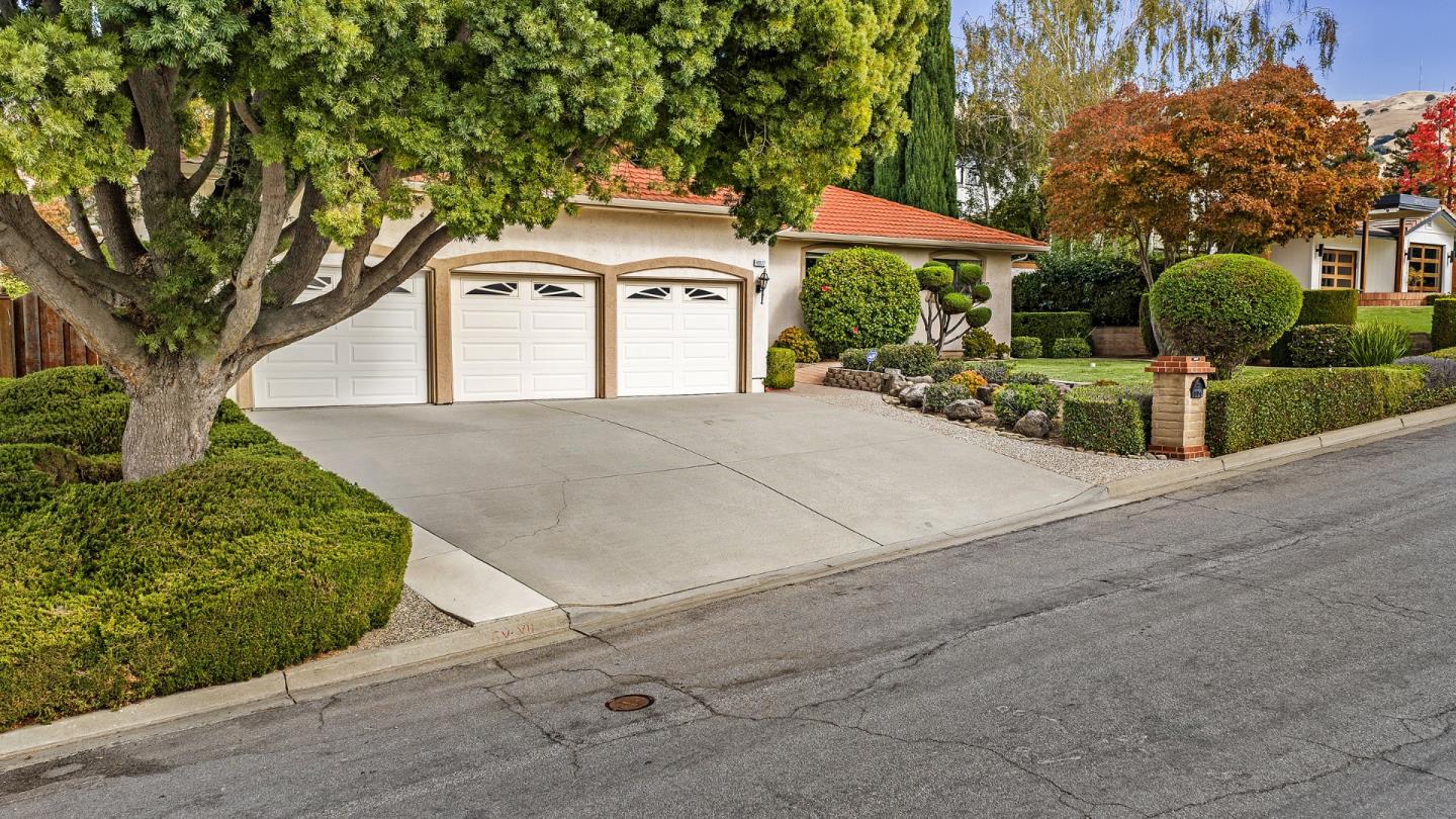 46627 Windmill DR