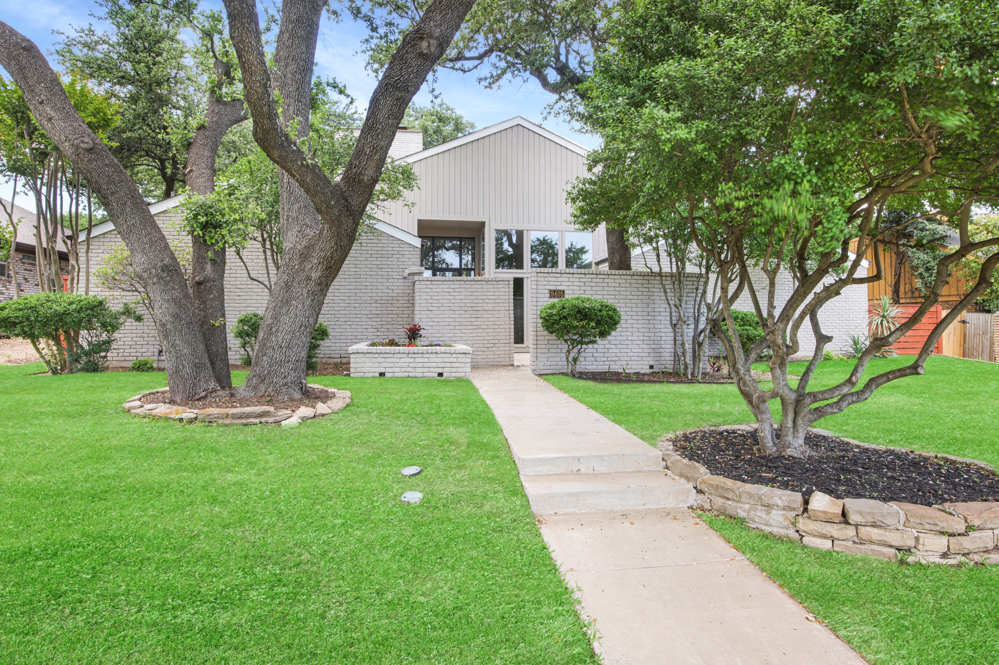 9405 Moss Farm Lane