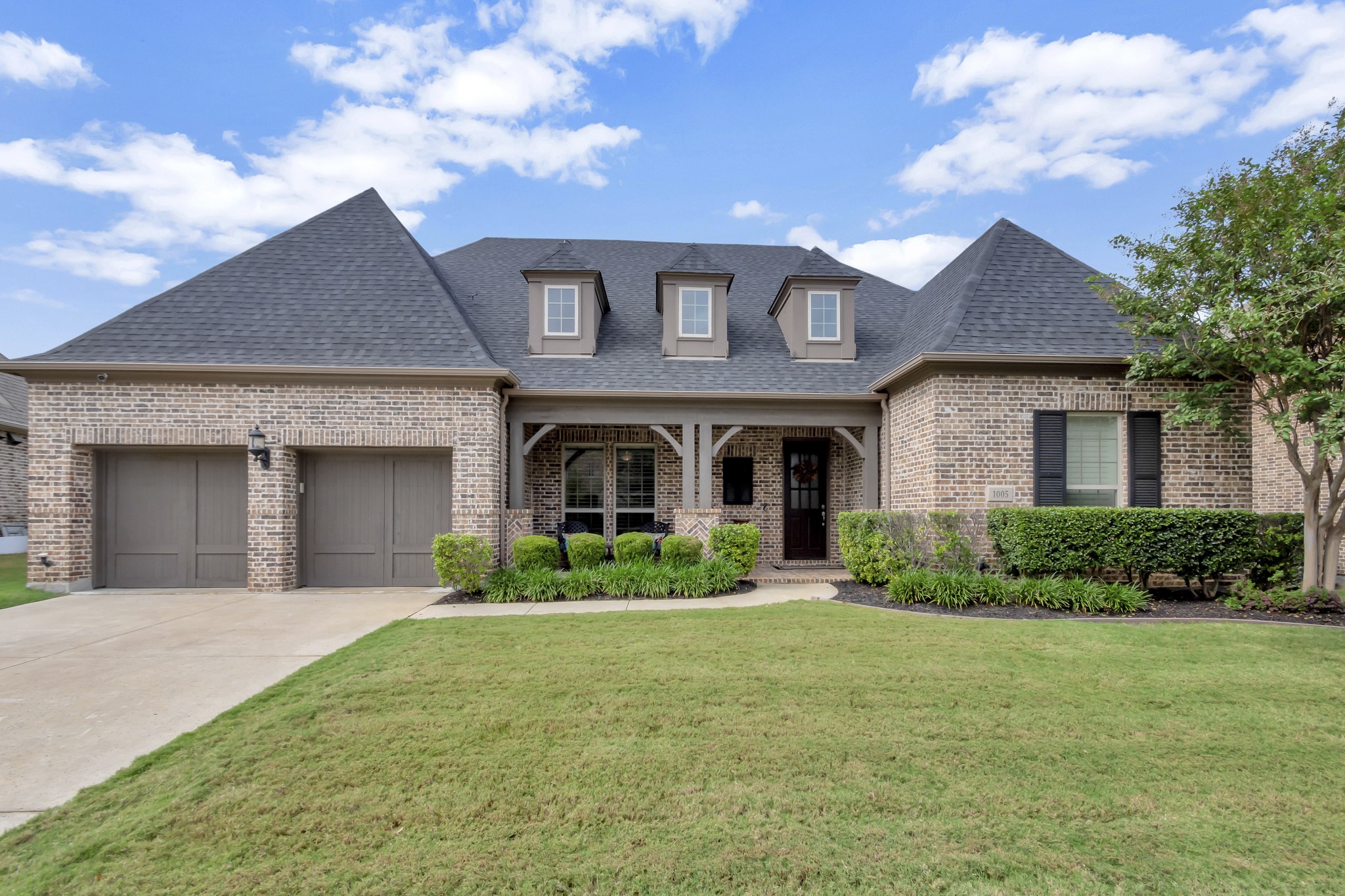 1005 Broadmoor Way