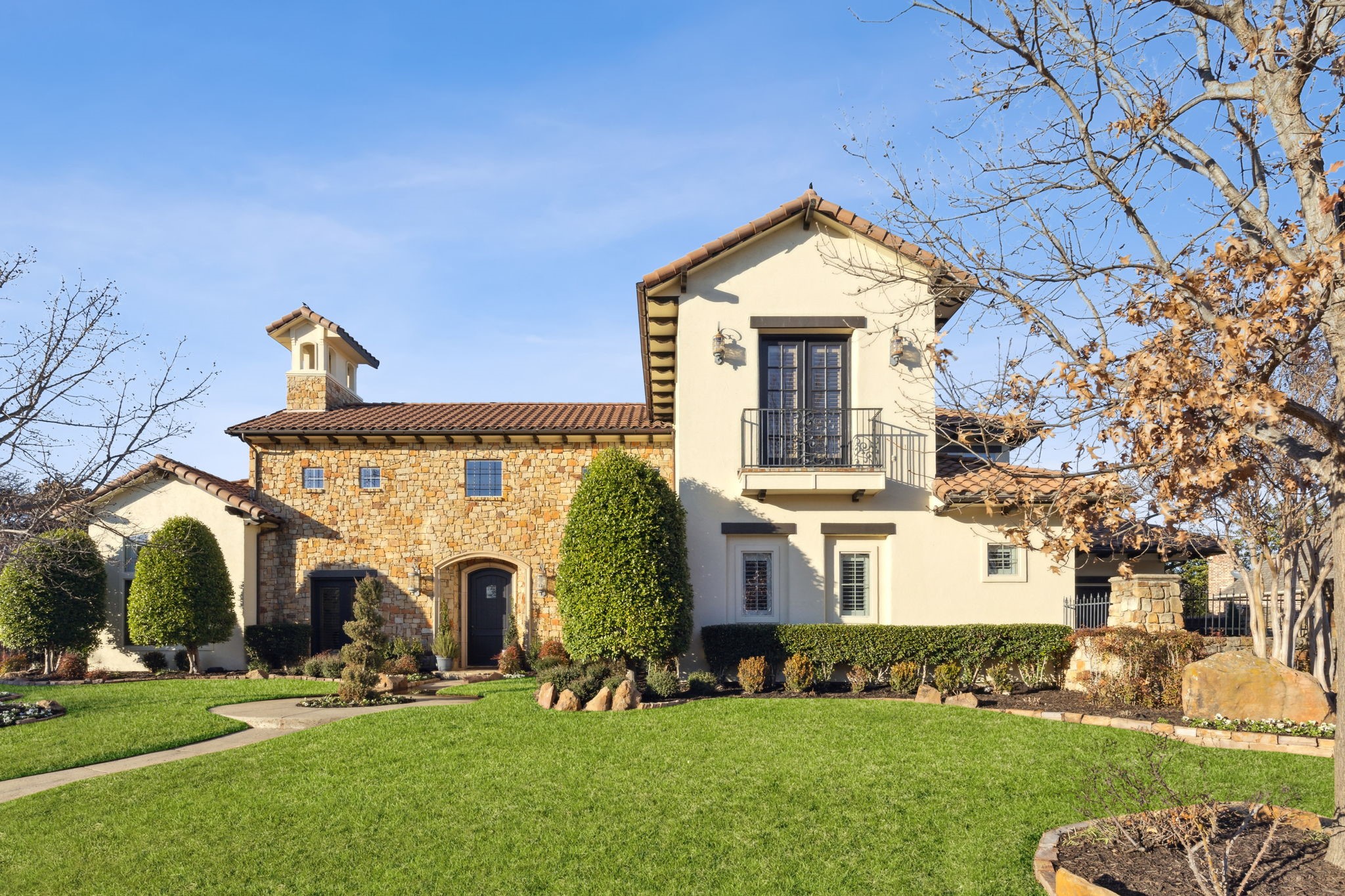 904 Chateau Court