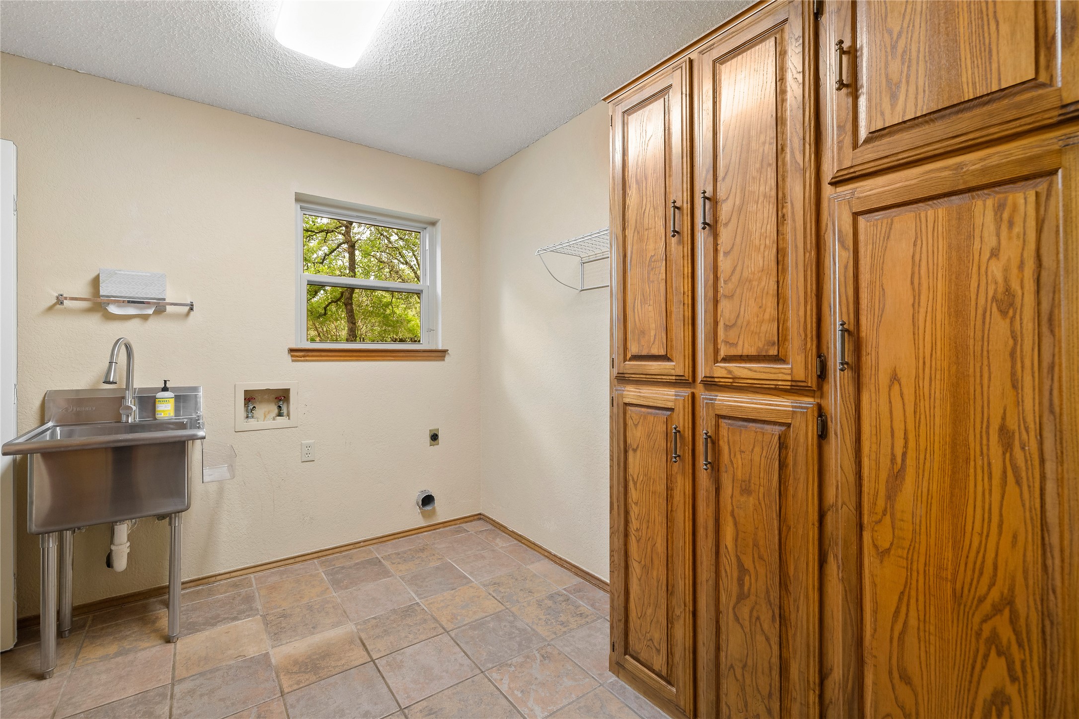1025 Mission Drive