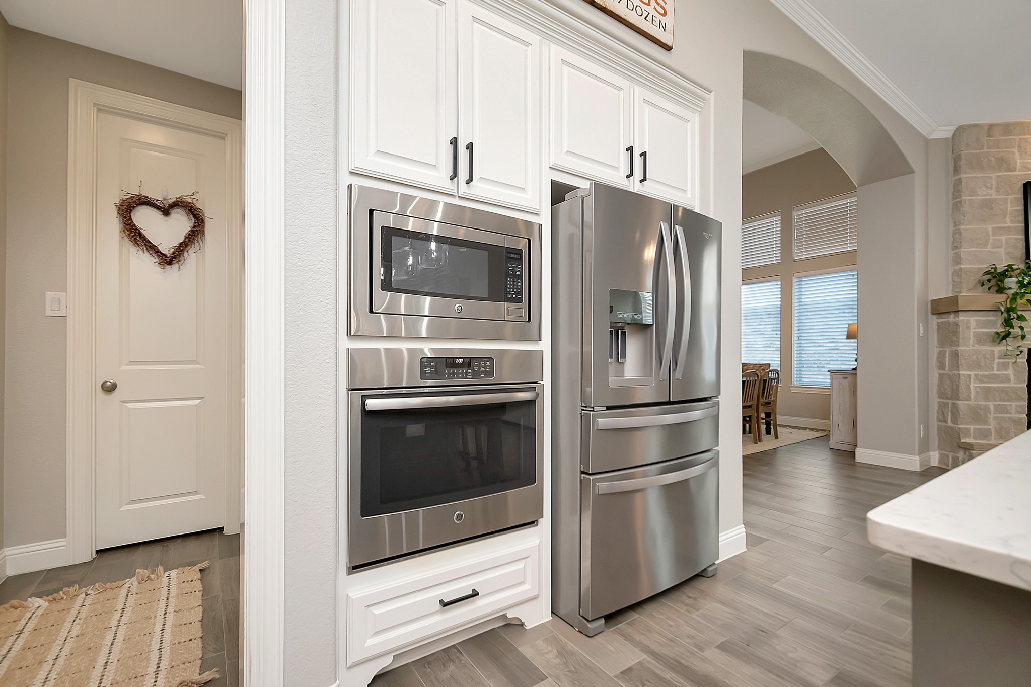 938 Lake Hills Trail