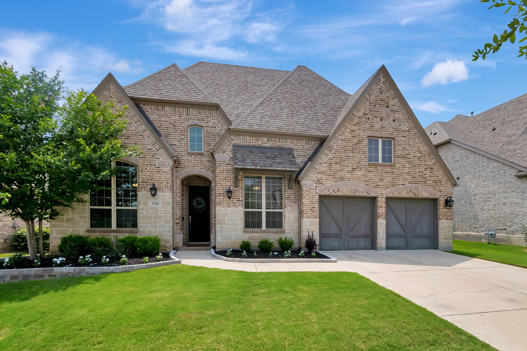 938 Lake Hills Trail