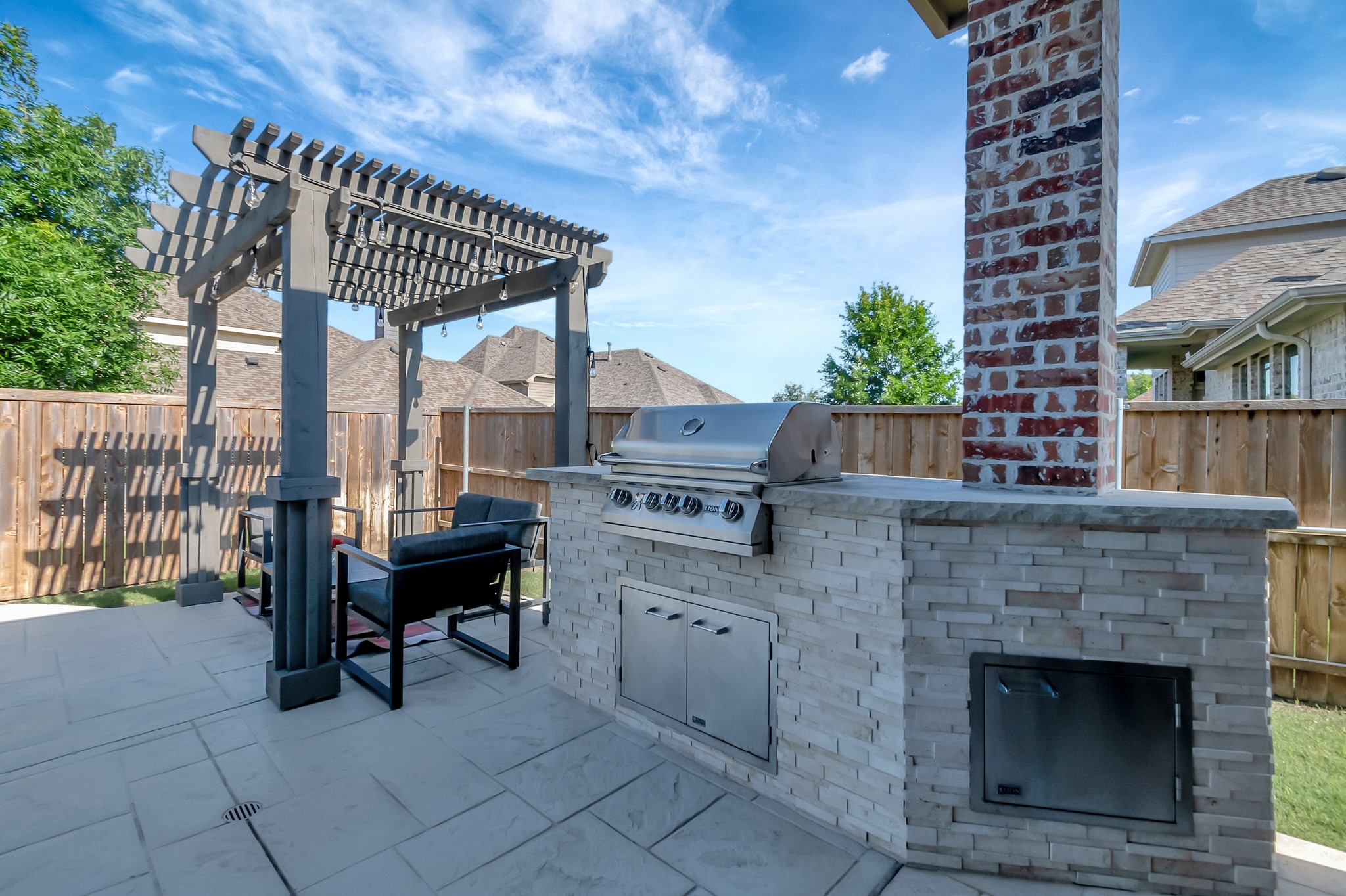 1008 Highpoint Way