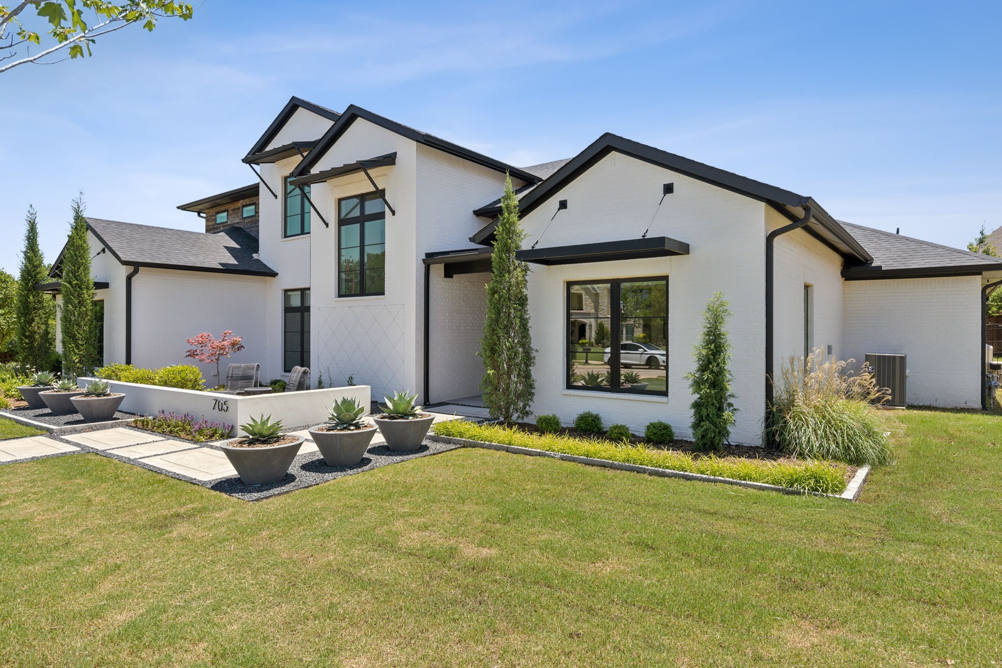 705 Lyndsey Way