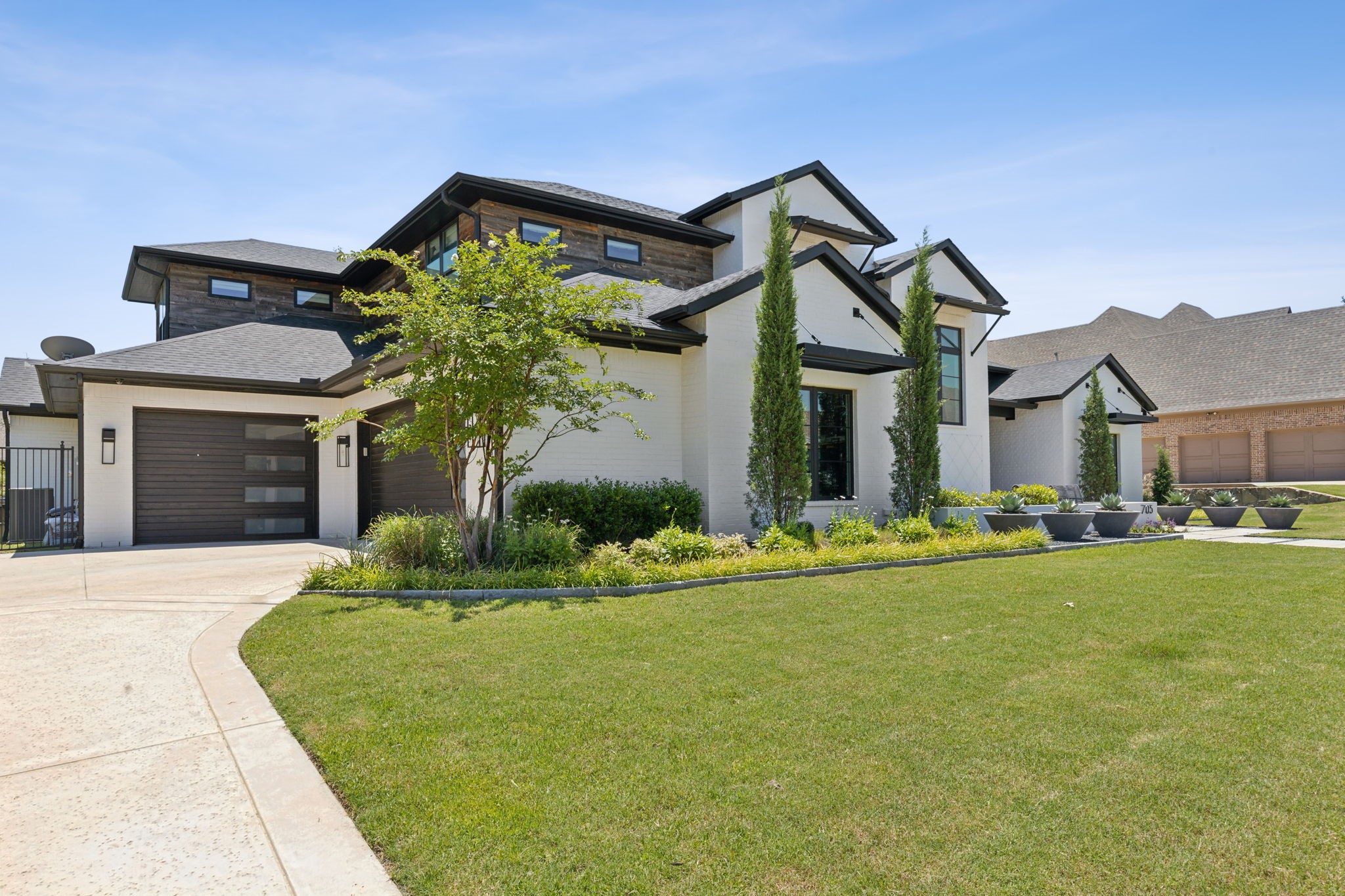 705 Lyndsey Way