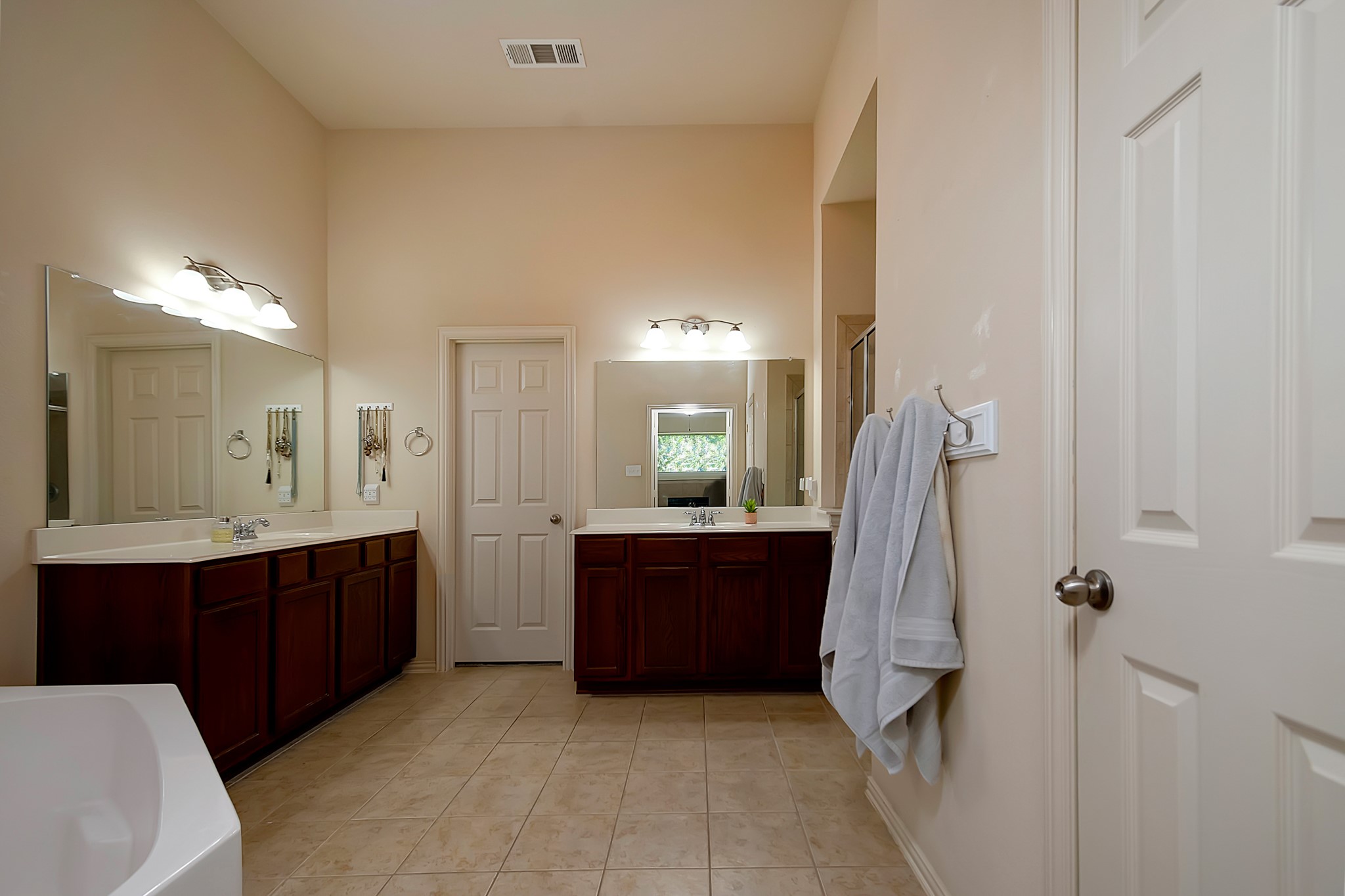 3525 Gallant Trail