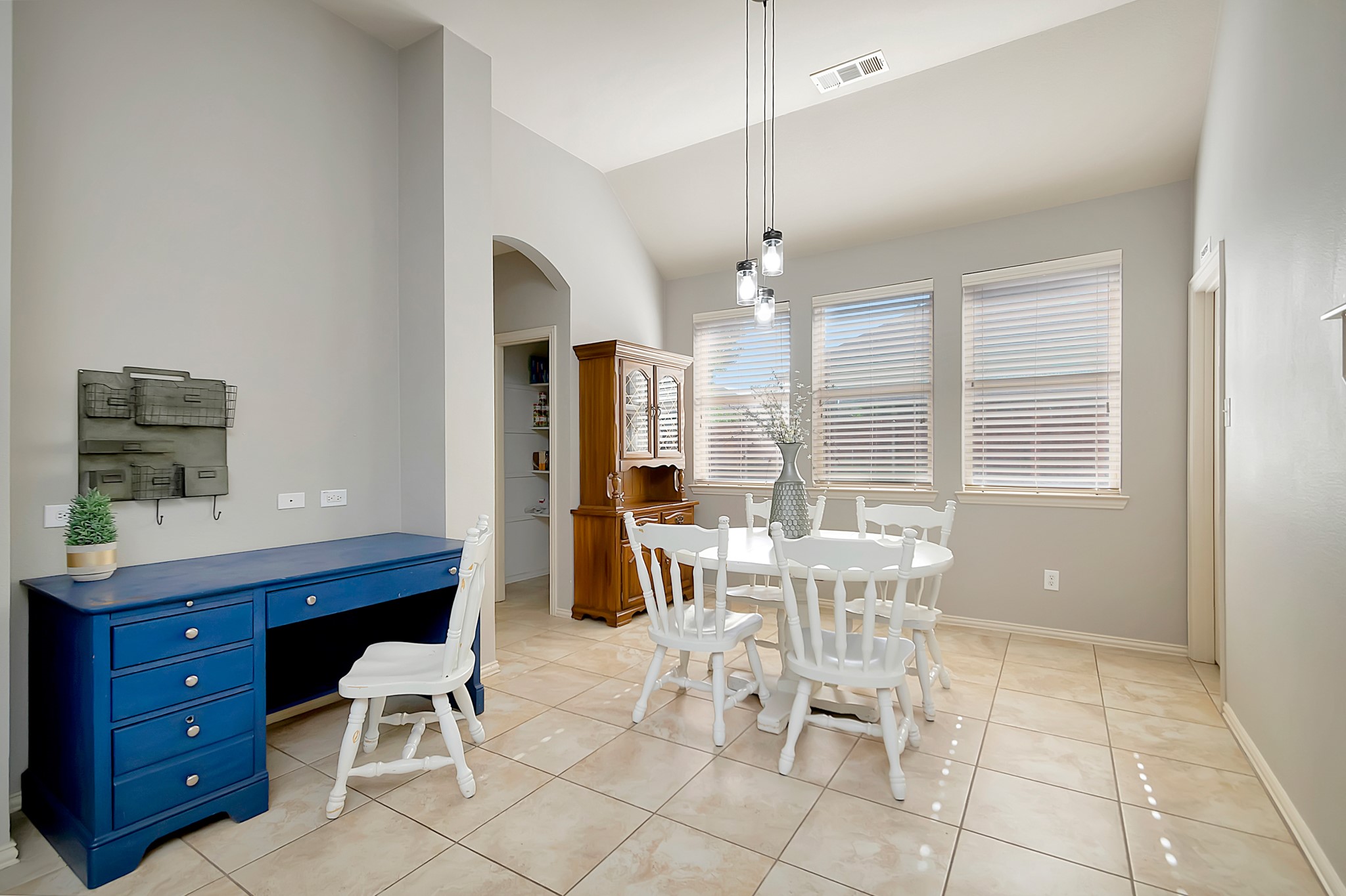 3525 Gallant Trail