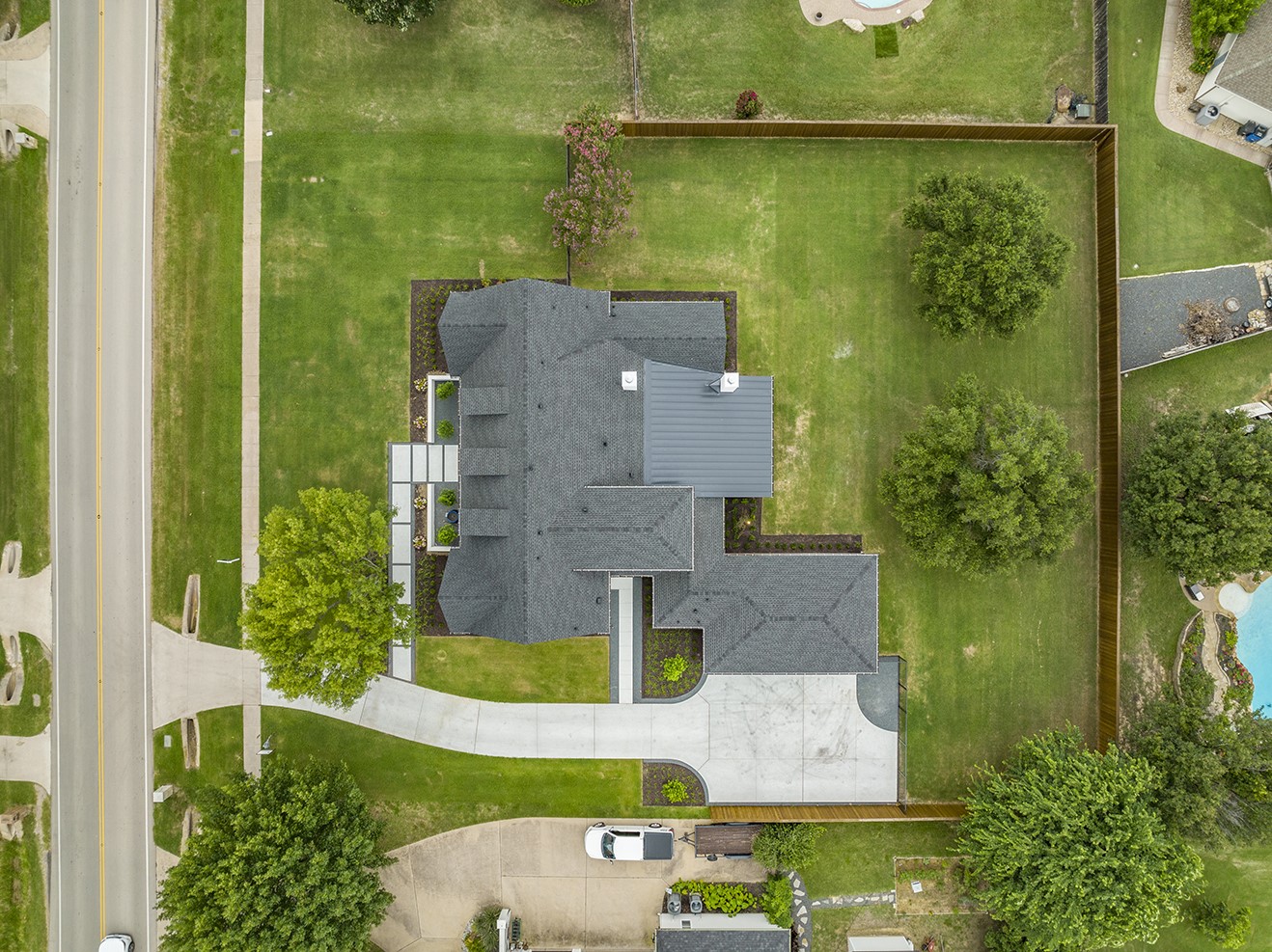 2605 N Carroll Avenue