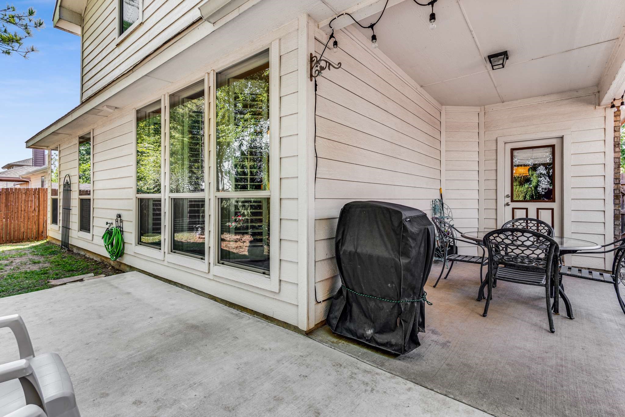 13140 Larks View Point