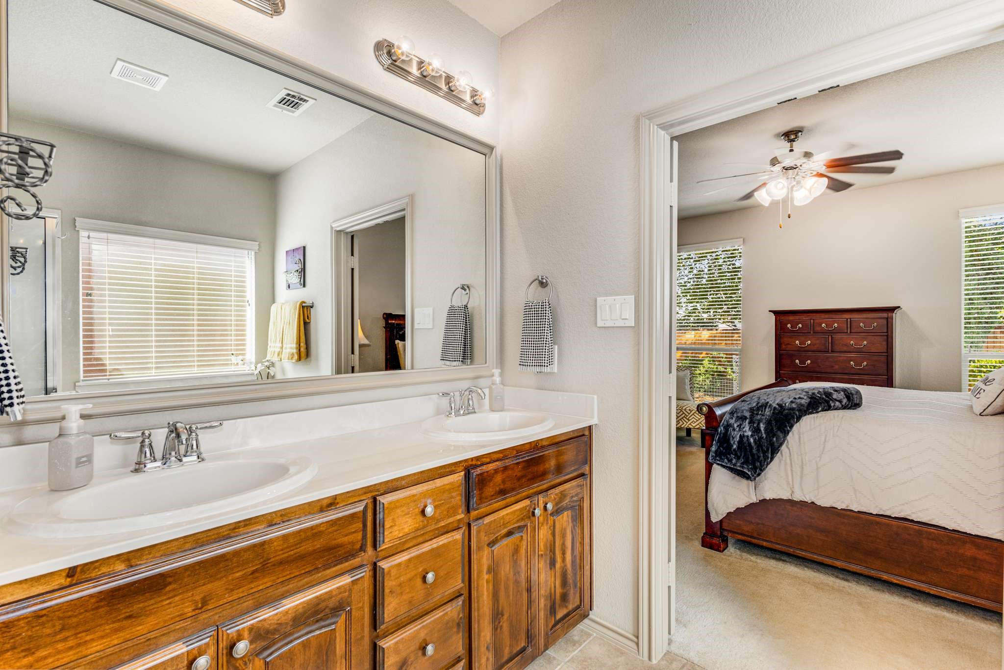 13140 Larks View Point