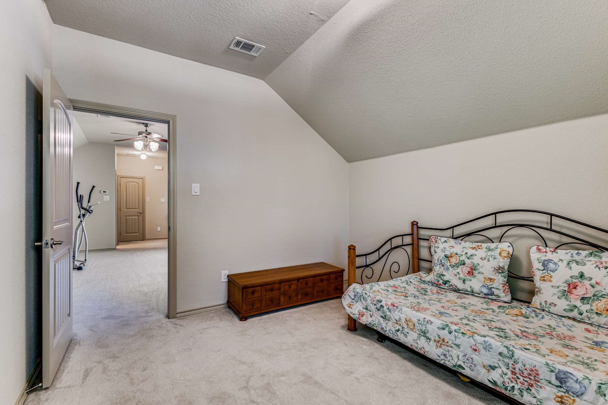 13140 Larks View Point