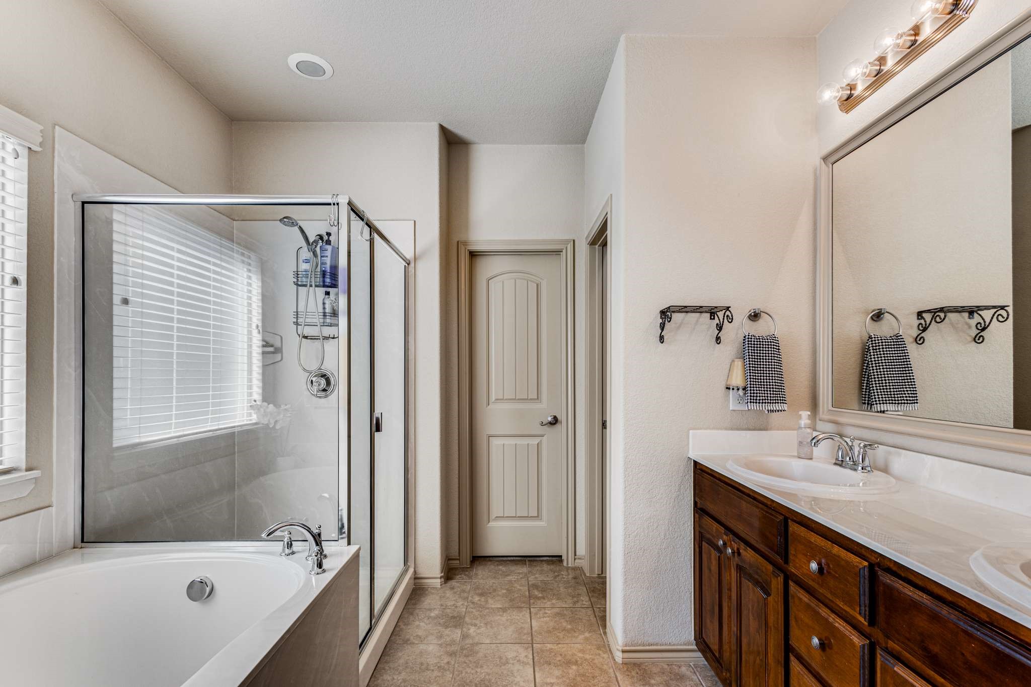 13140 Larks View Point