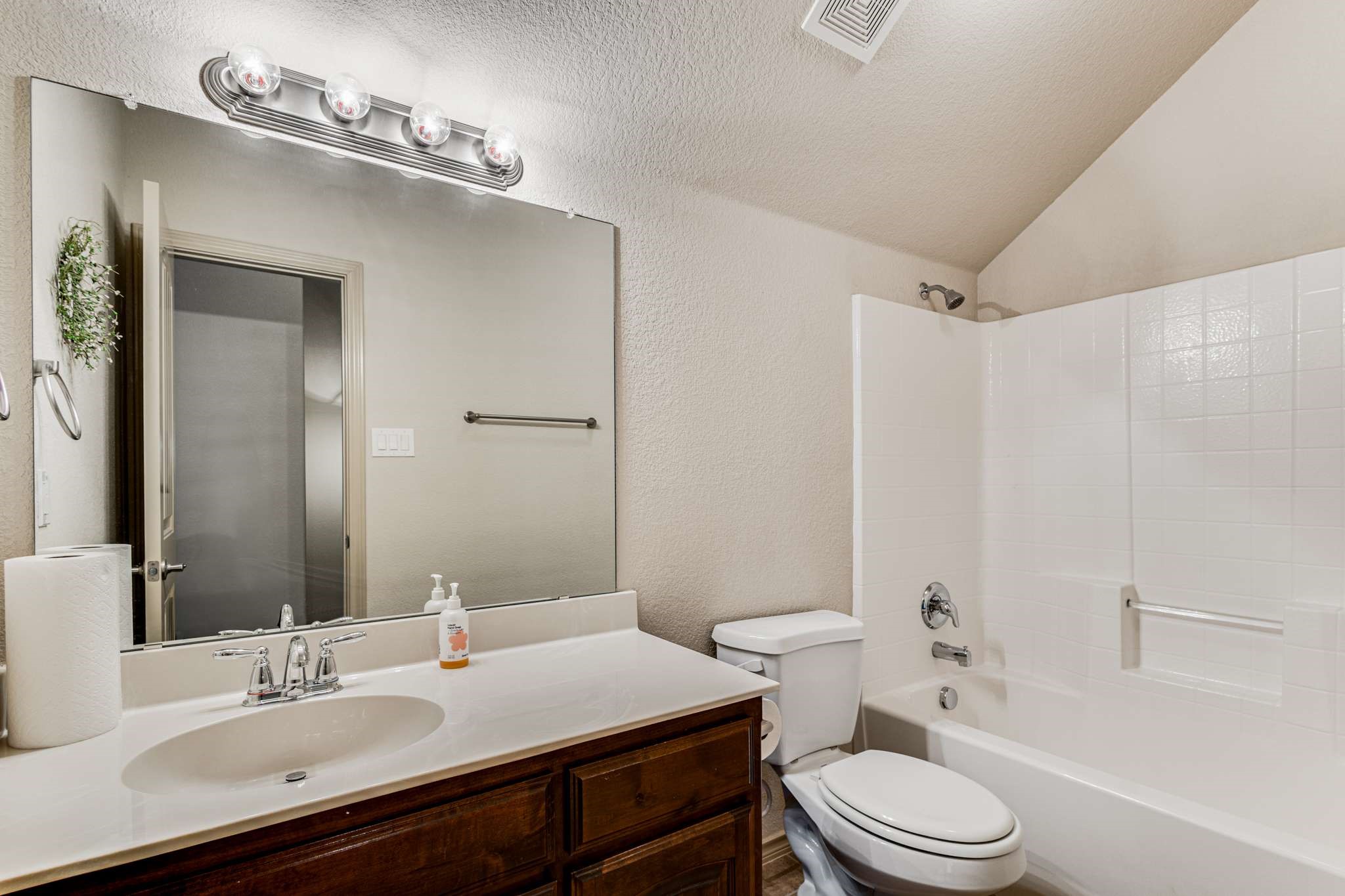 13140 Larks View Point