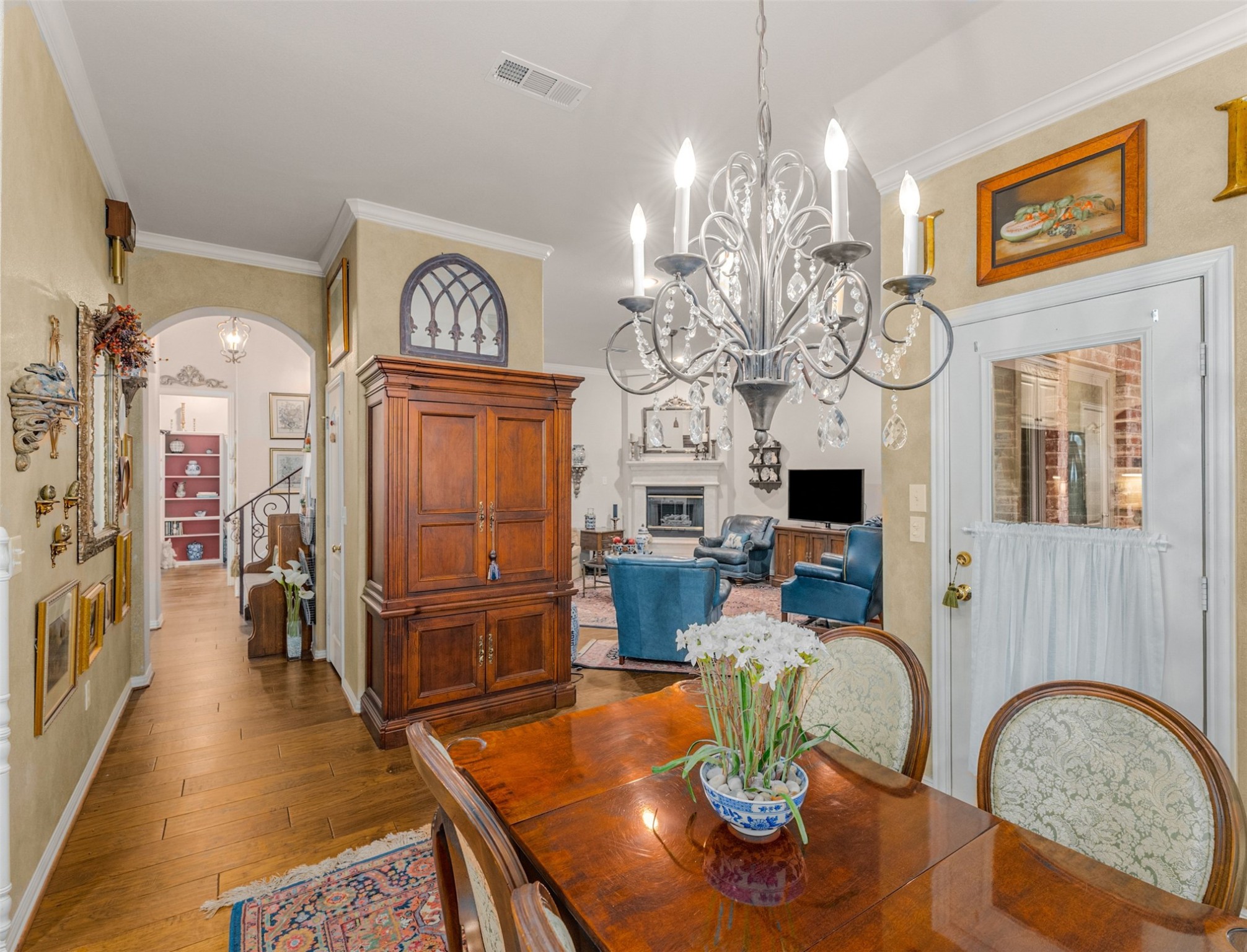 2257 Circle