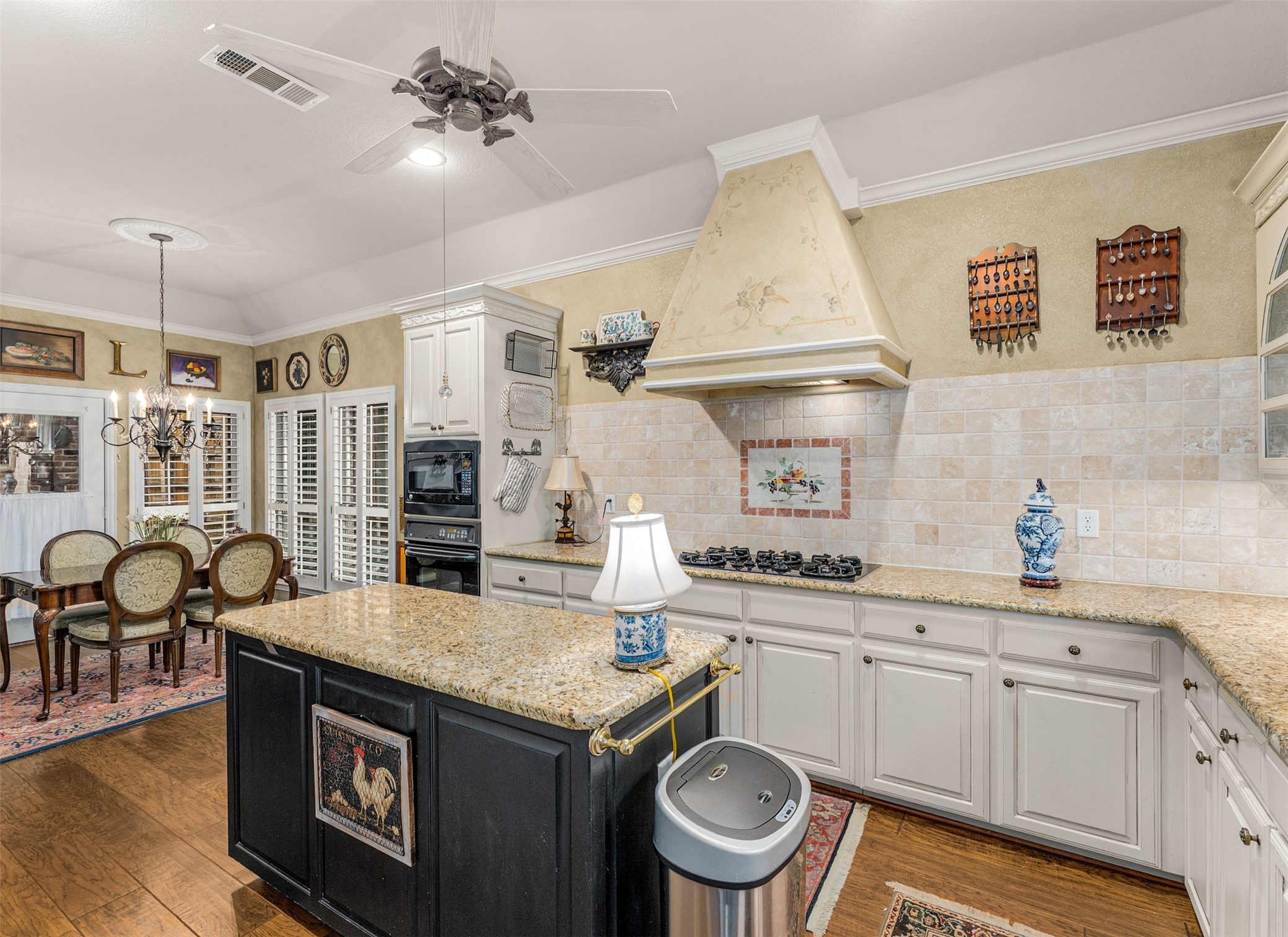 2257 Circle