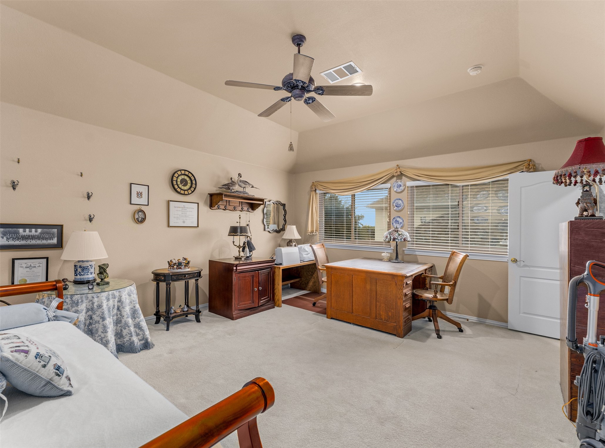 2257 Circle