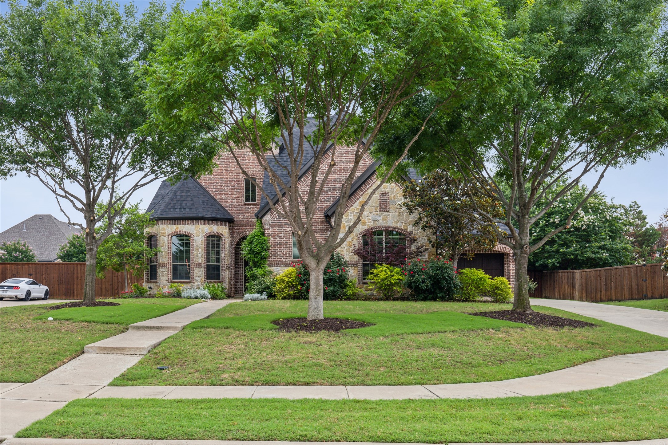 2404 Lilyfield Drive