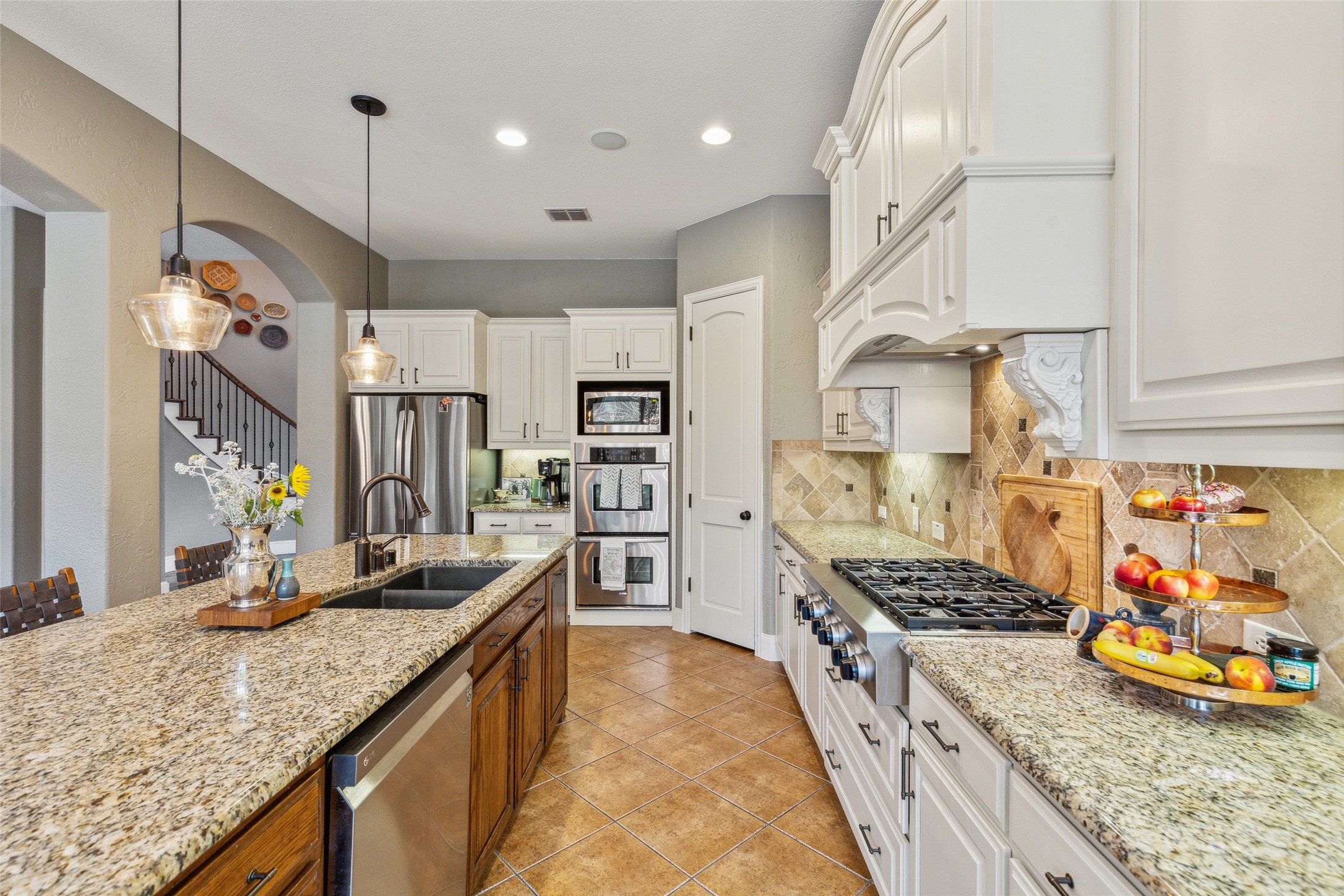 2404 Lilyfield Drive