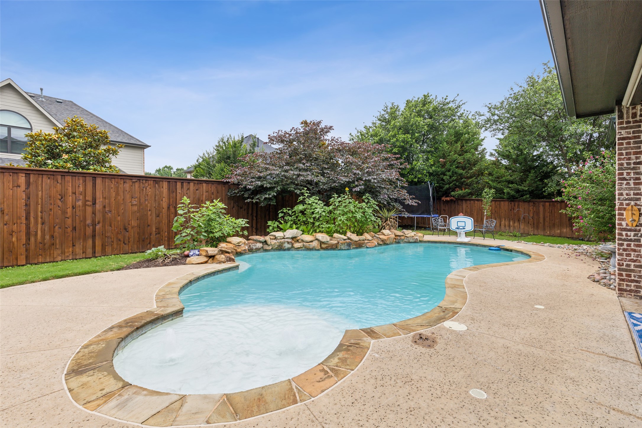 2404 Lilyfield Drive