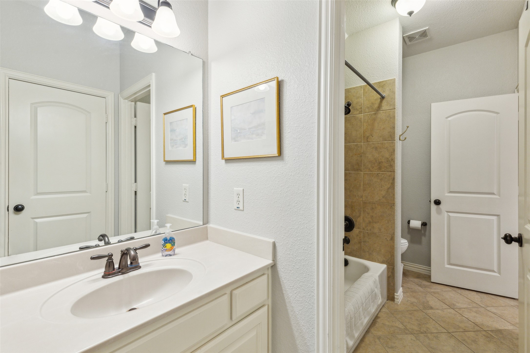 2404 Lilyfield Drive