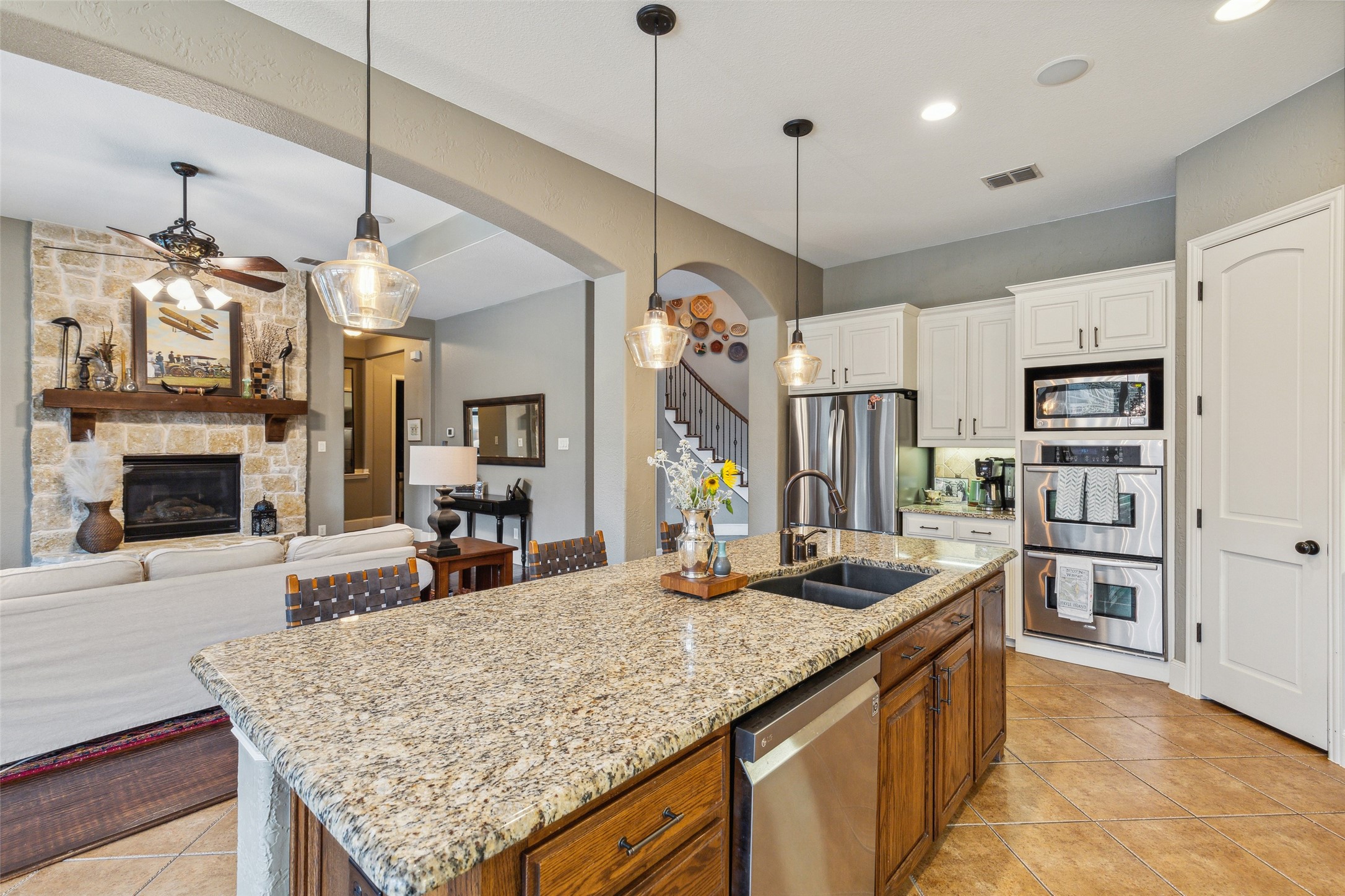 2404 Lilyfield Drive