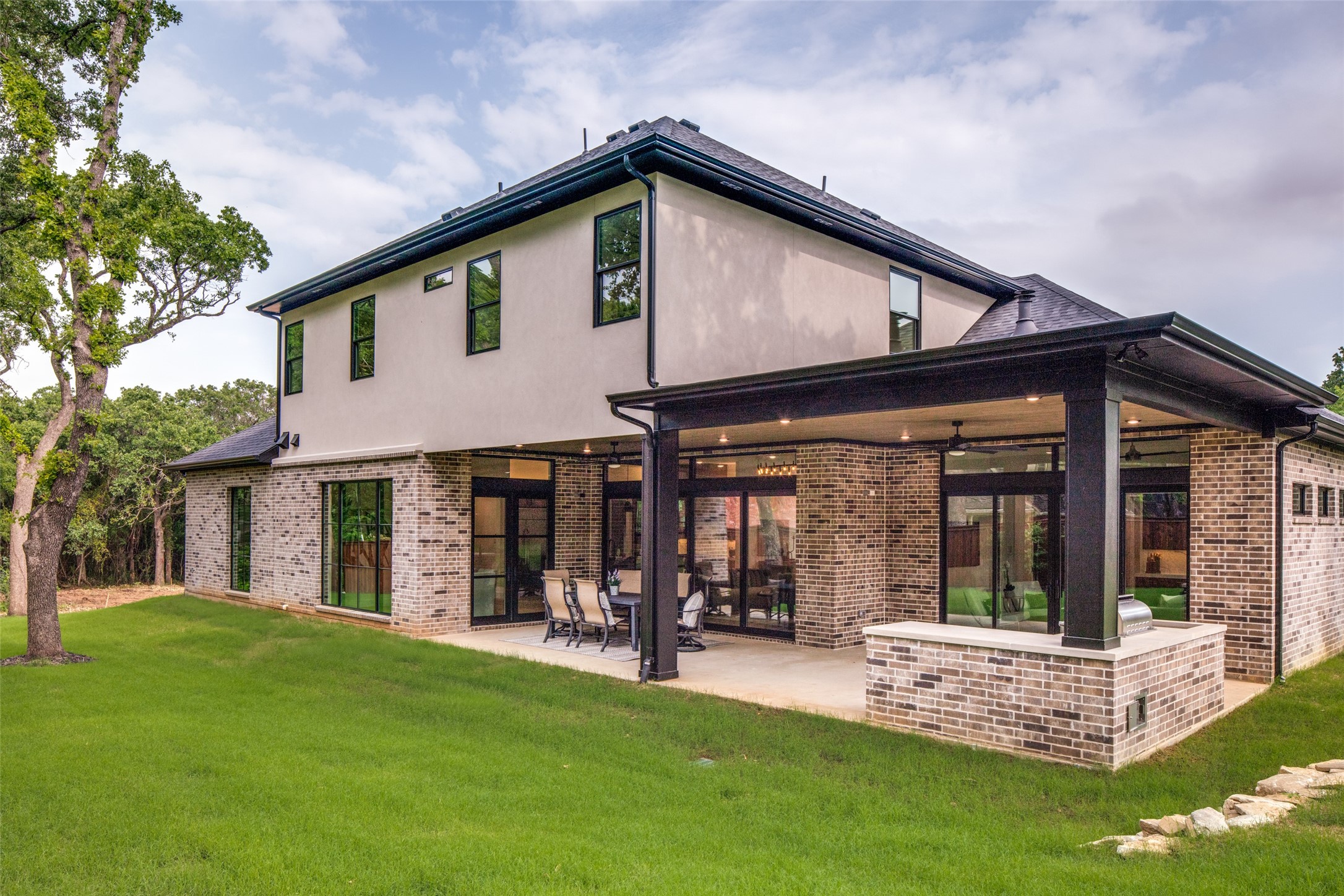 2746 Manchester Lane