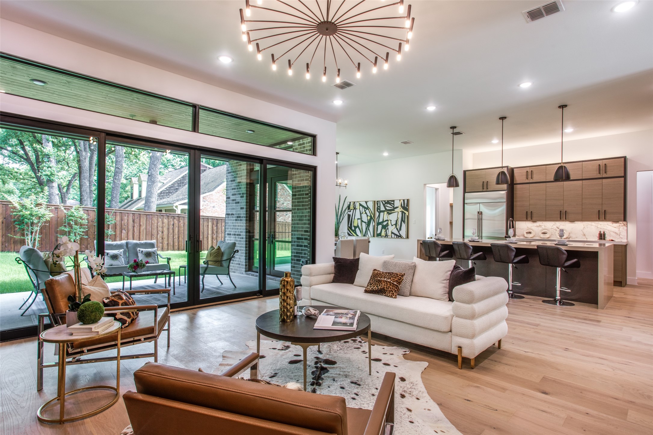 2746 Manchester Lane