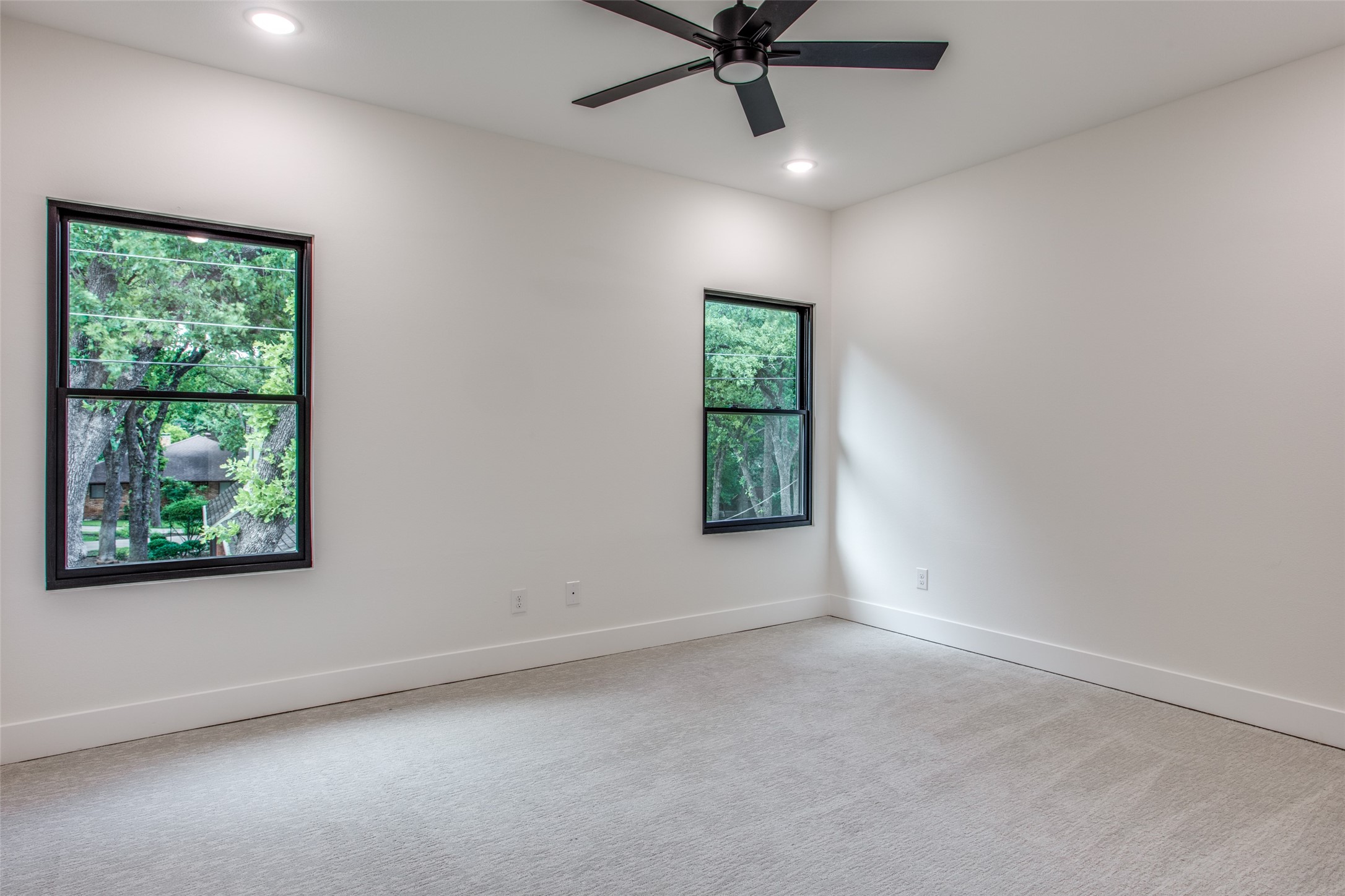 2746 Manchester Lane