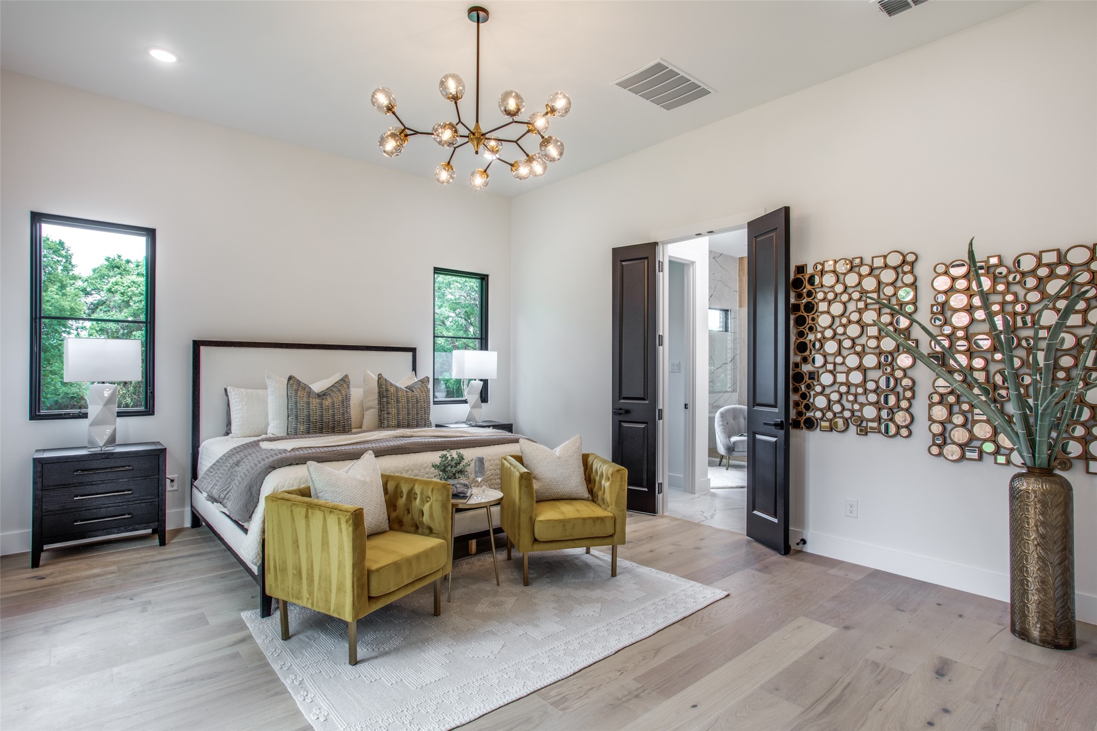 2746 Manchester Lane