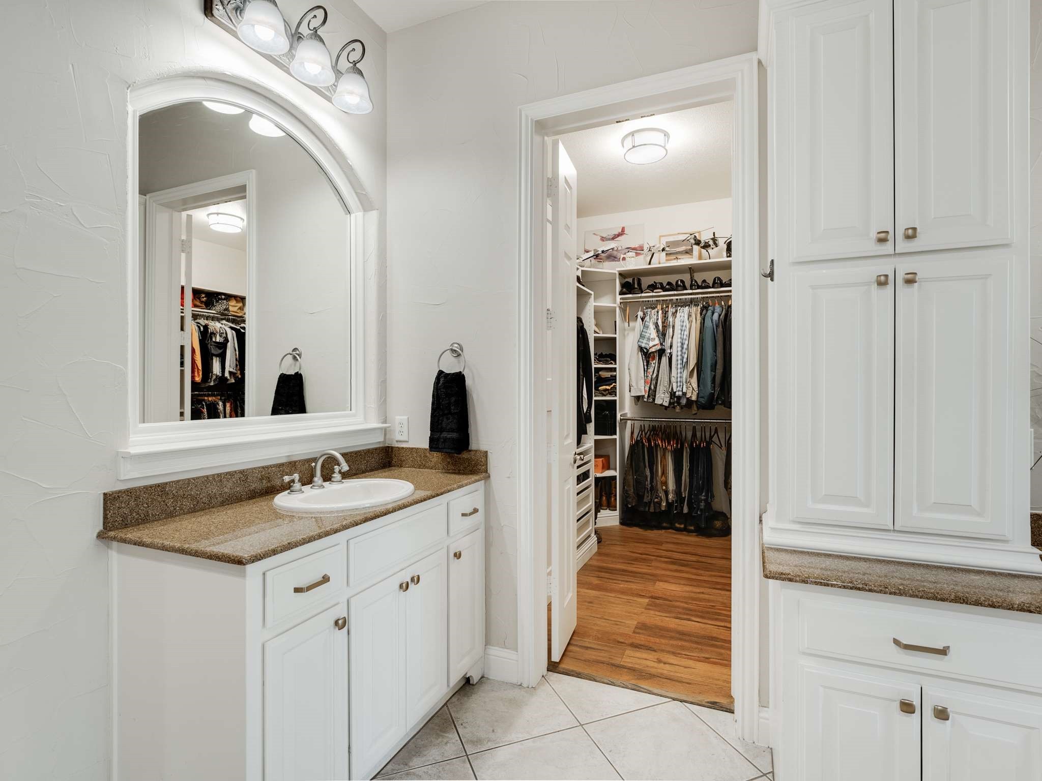 3205 Wild Oak Trail