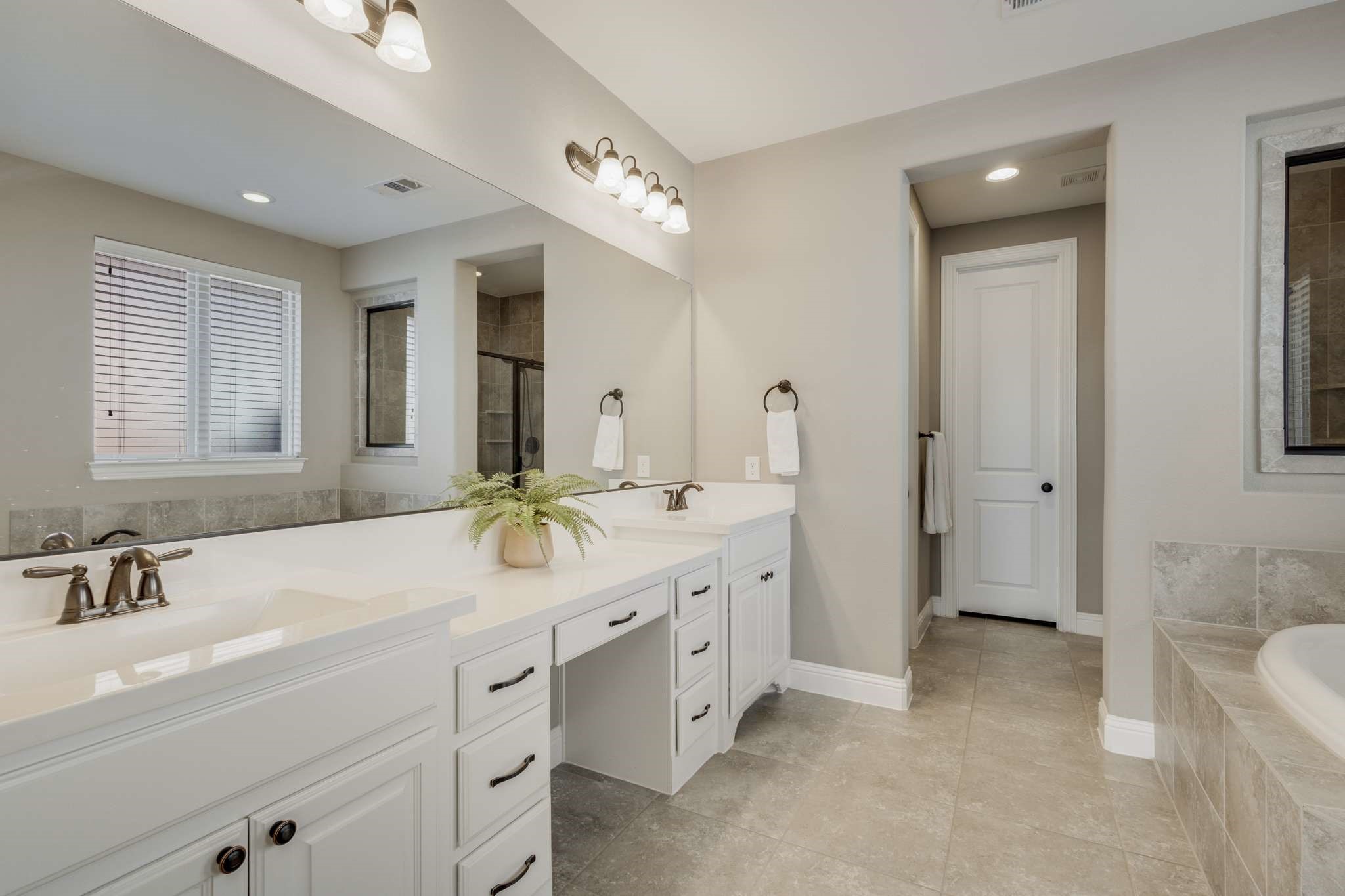 1012 Highpoint Way