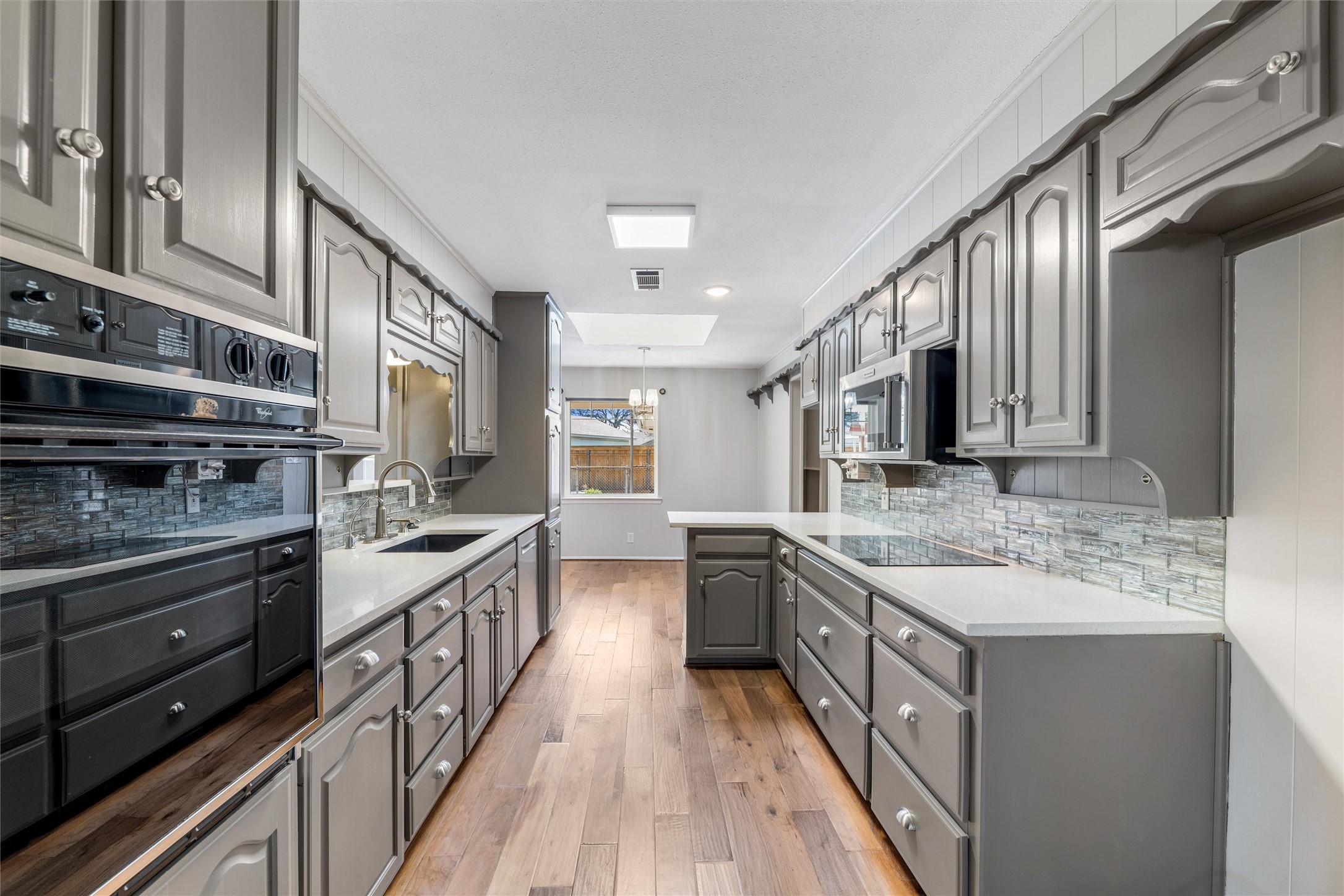 217 W Pleasantview Drive