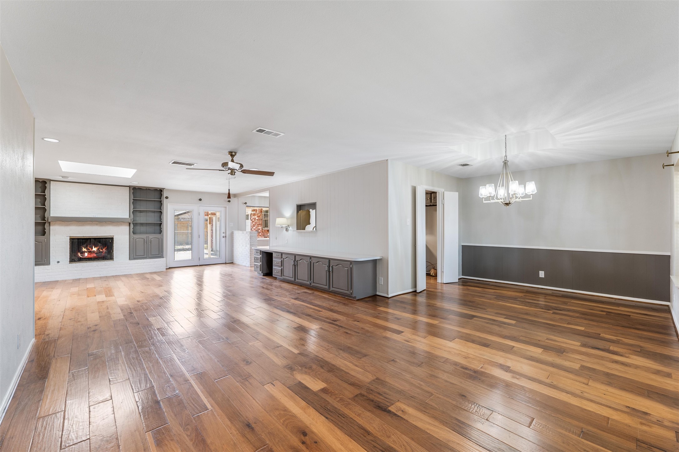 217 W Pleasantview Drive
