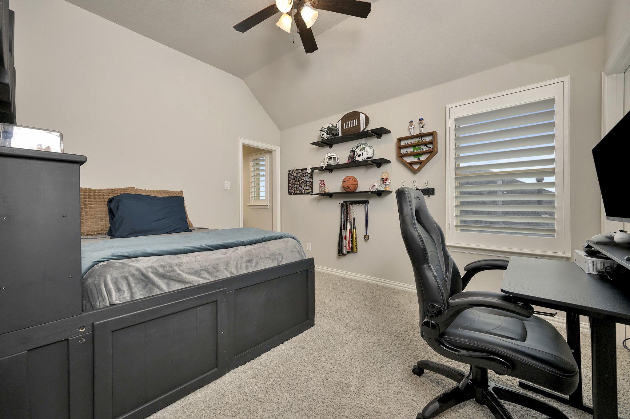 1204 Thornhill Court
