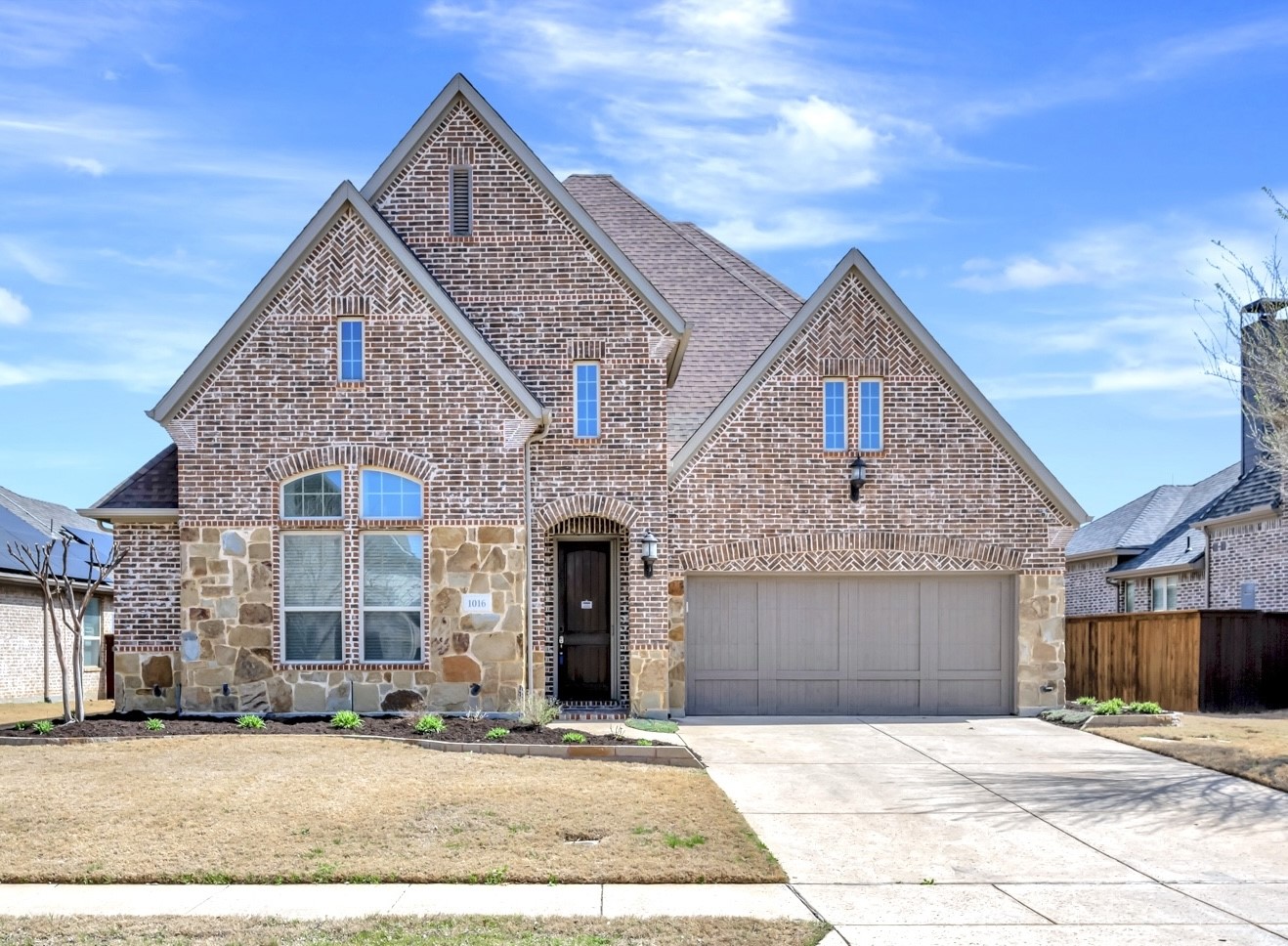 1016 W Bluff Way