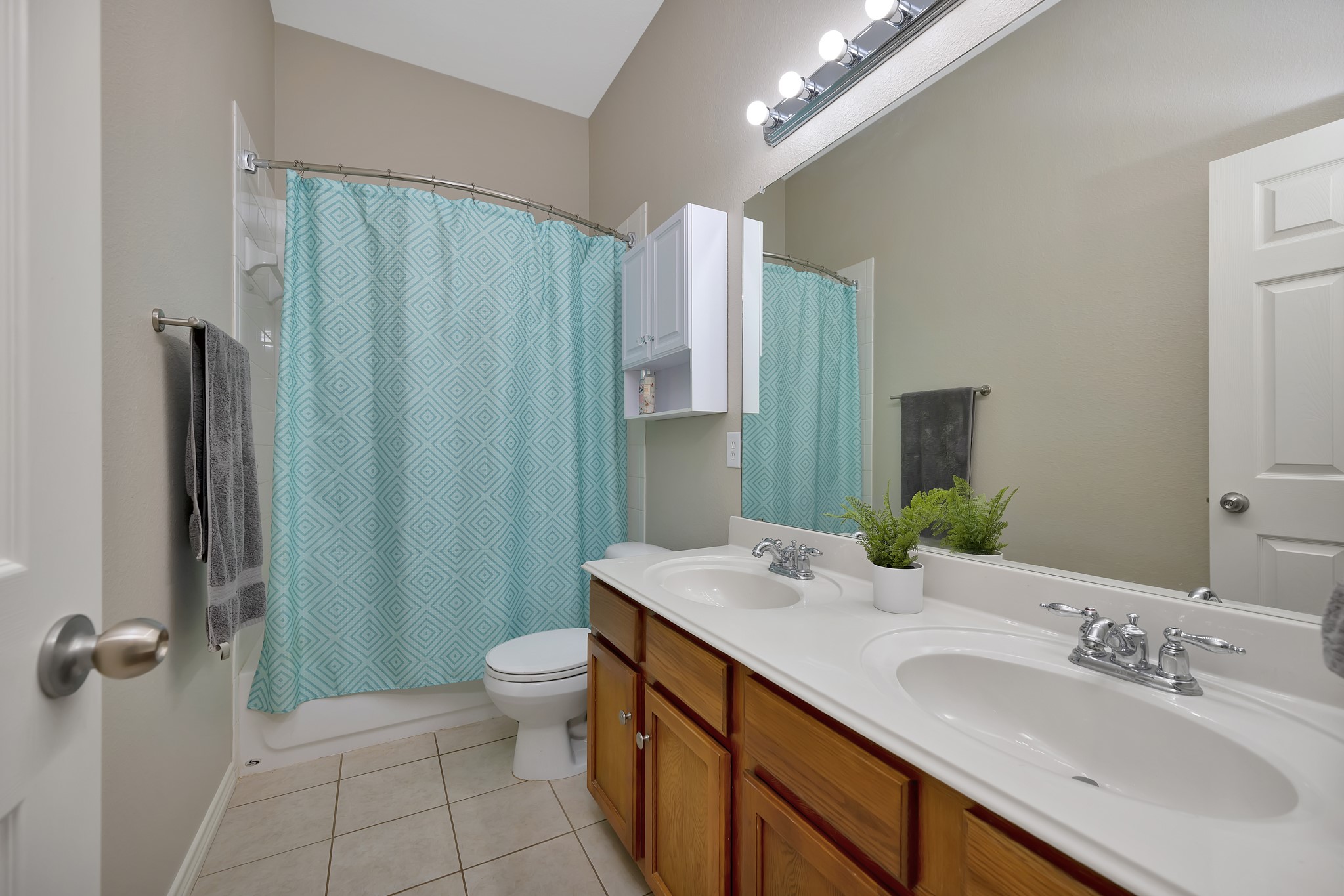 3236 Outlook Court