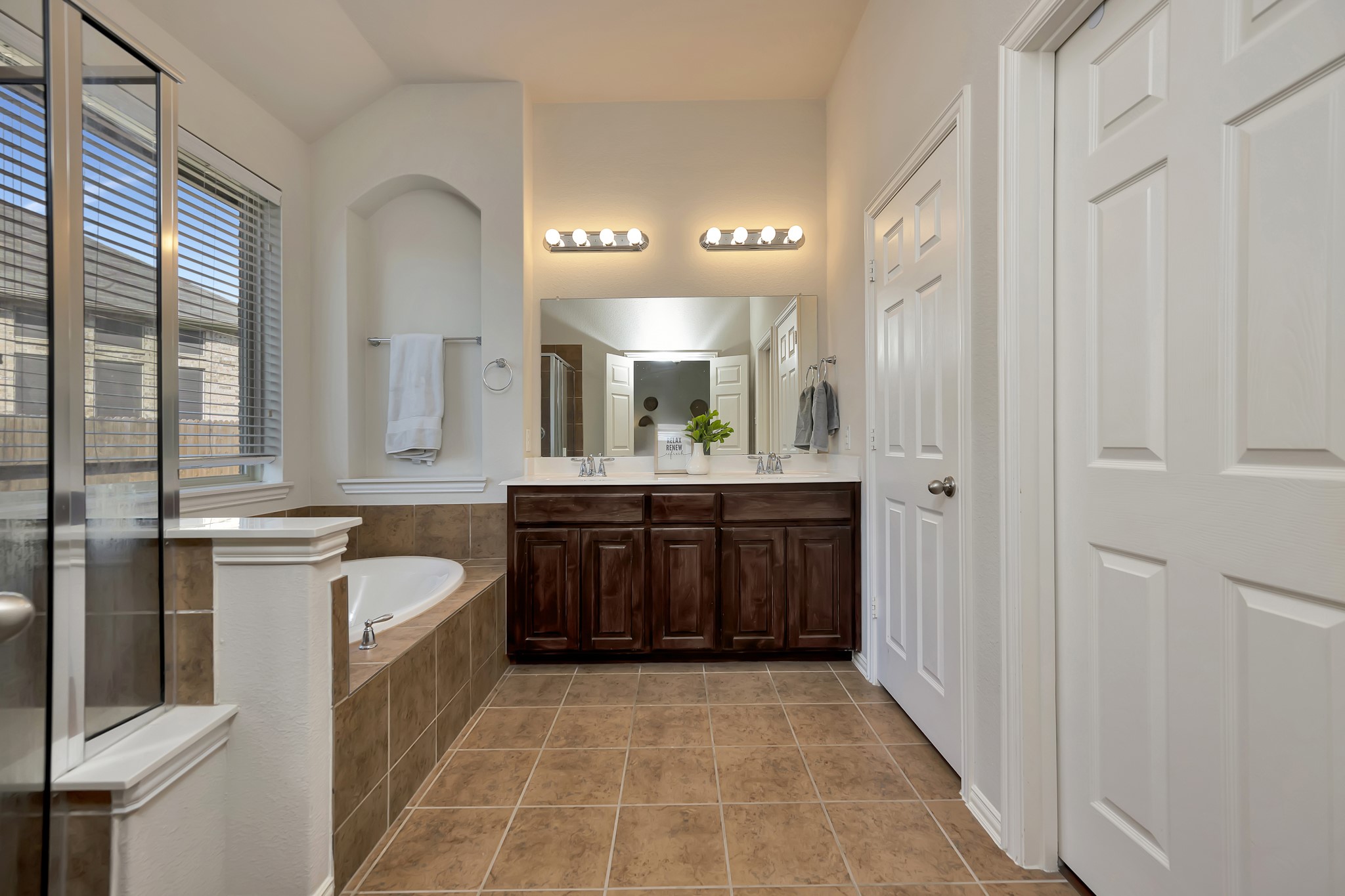 3545 Caspian Cove
