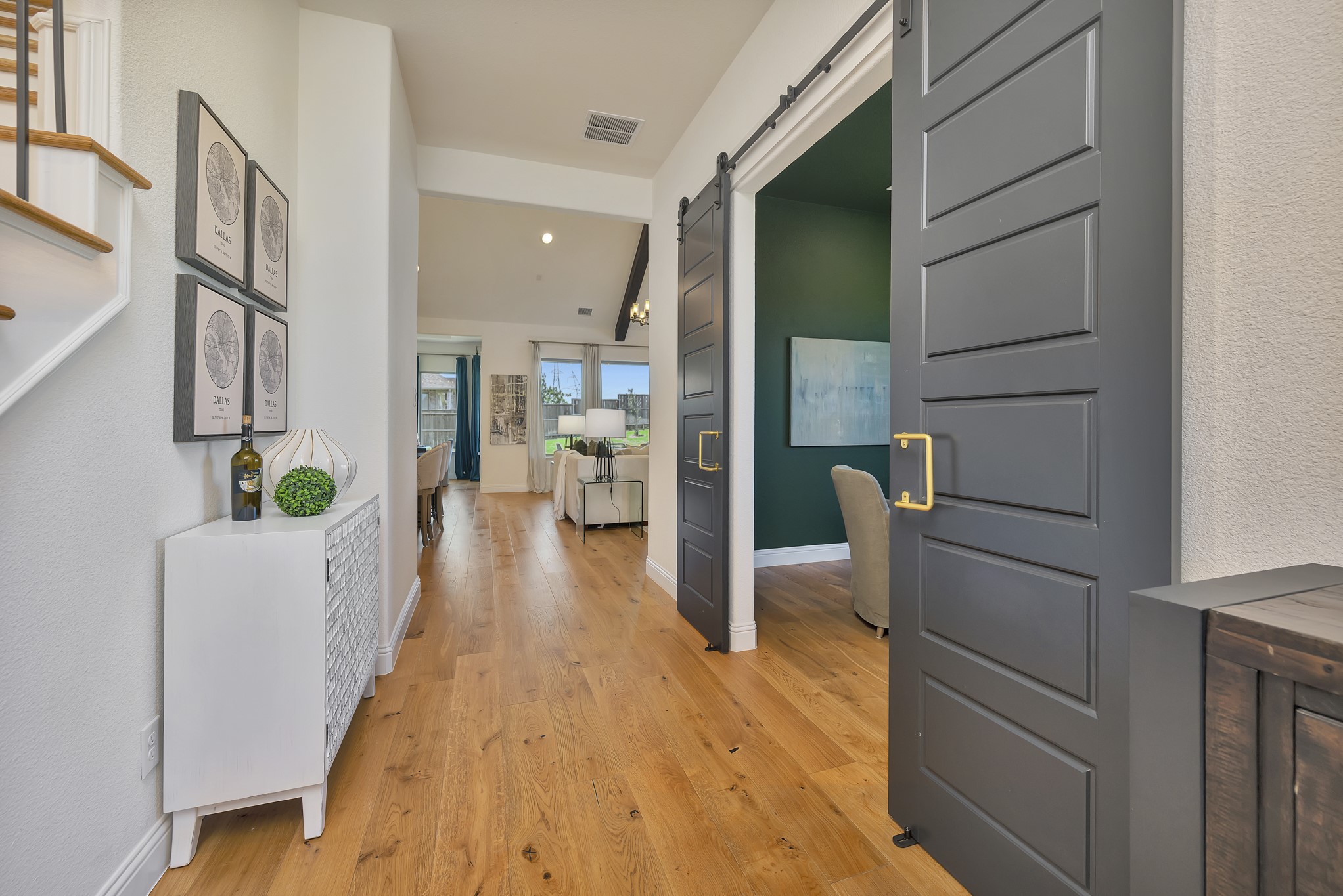 1208 Thornhill Court