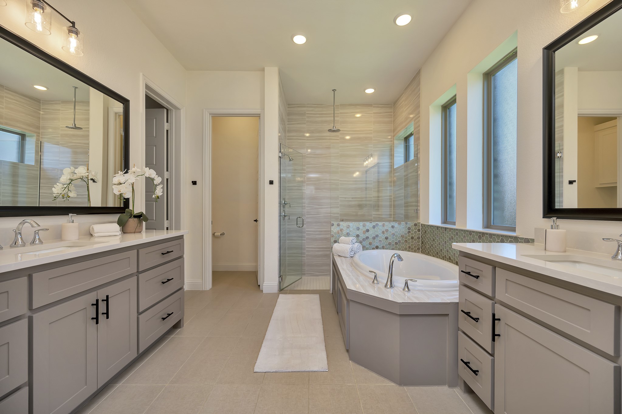 1208 Thornhill Court