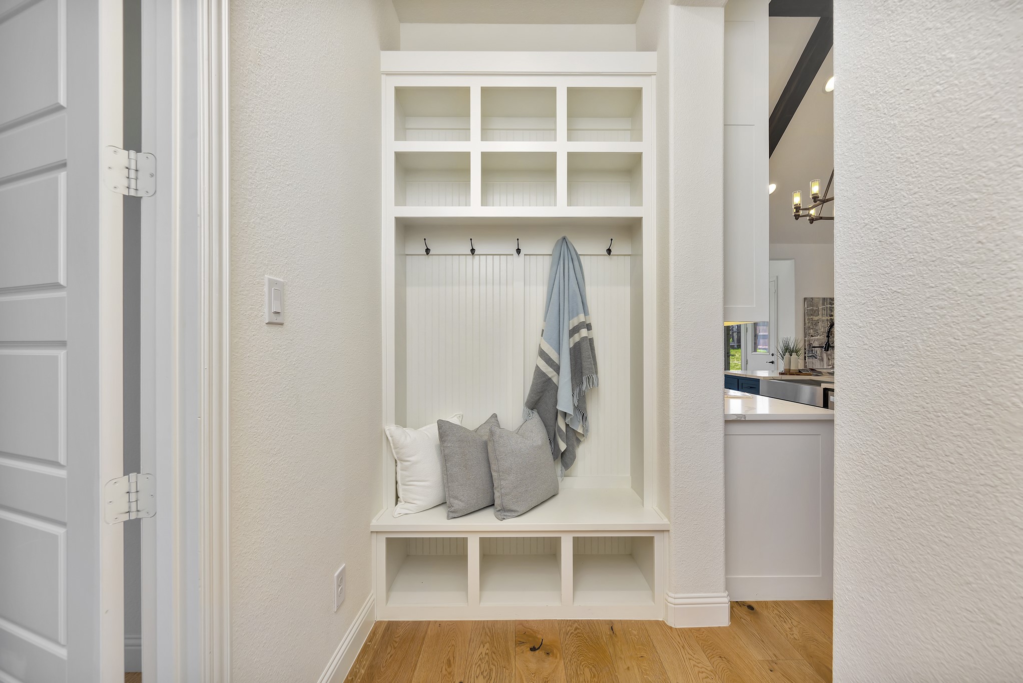 1208 Thornhill Court